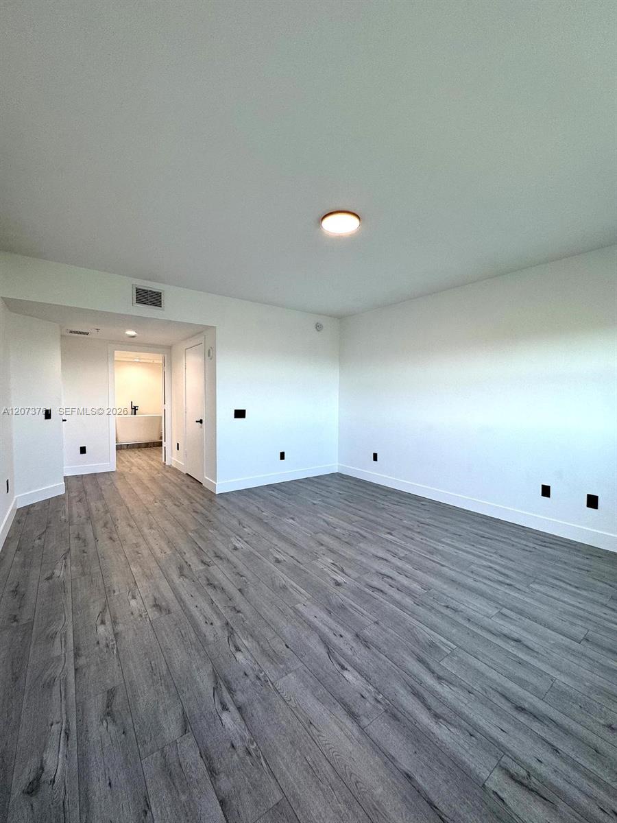 15051 Royal Oaks Lane