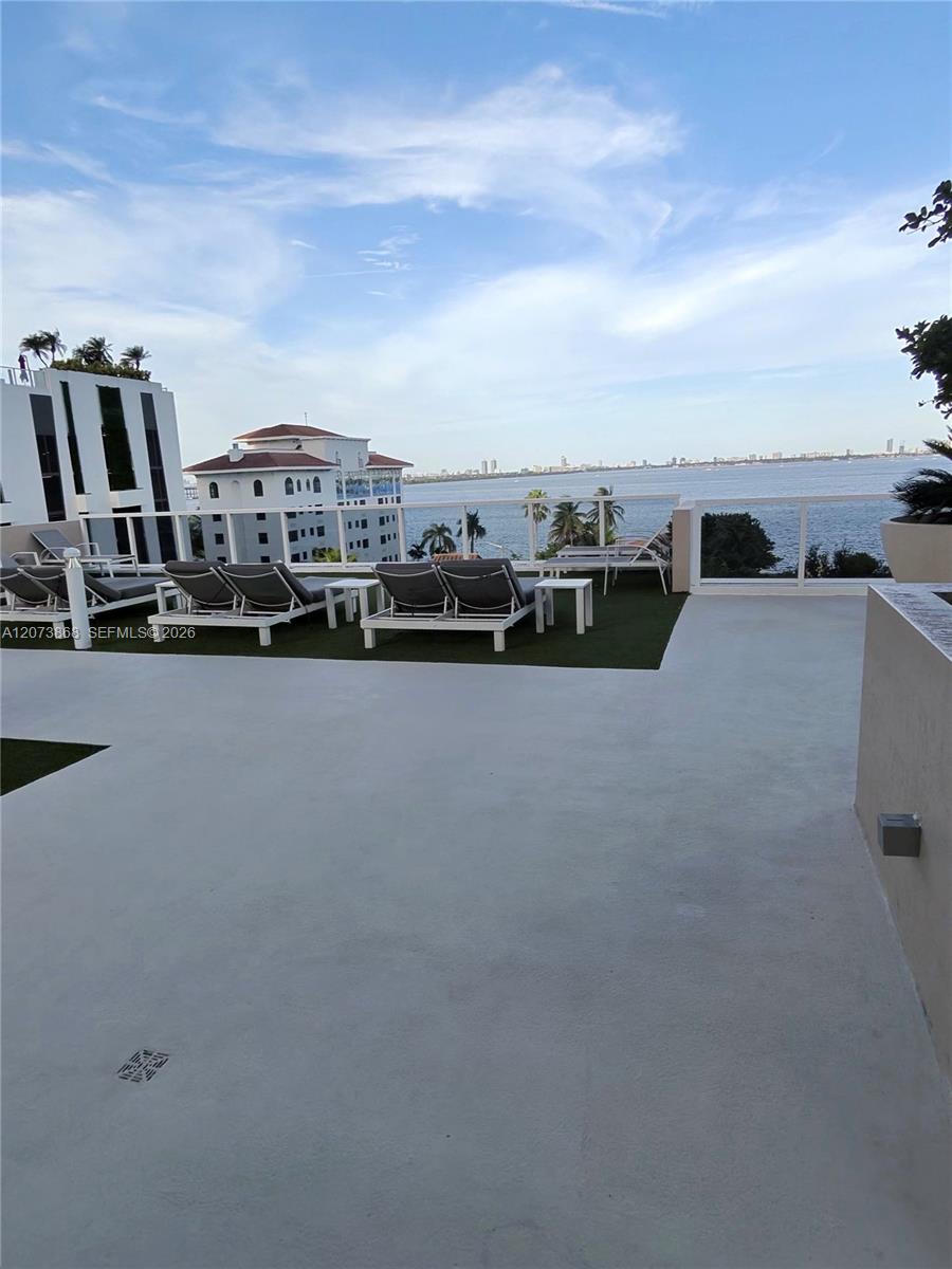 600 NE 27th Street