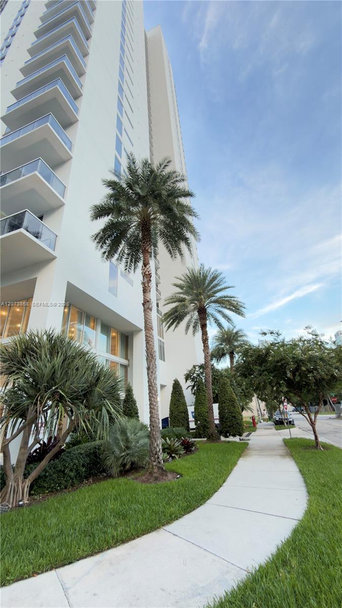 600 NE 27th Street