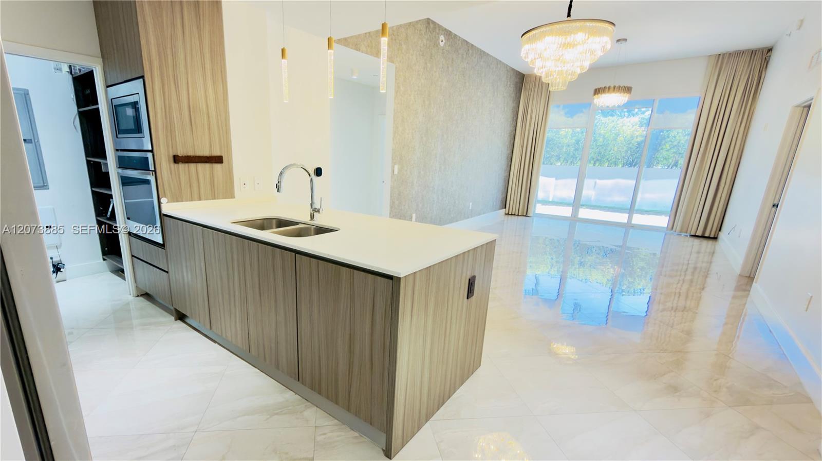 600 NE 27th Street