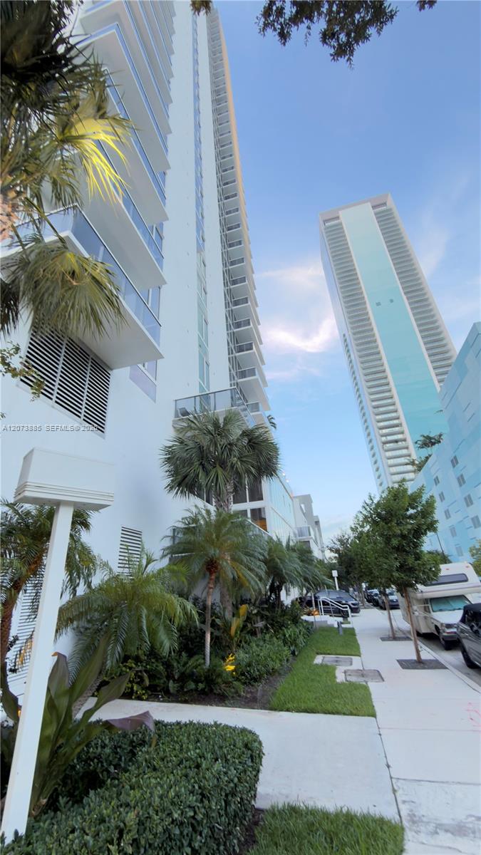 600 NE 27th Street