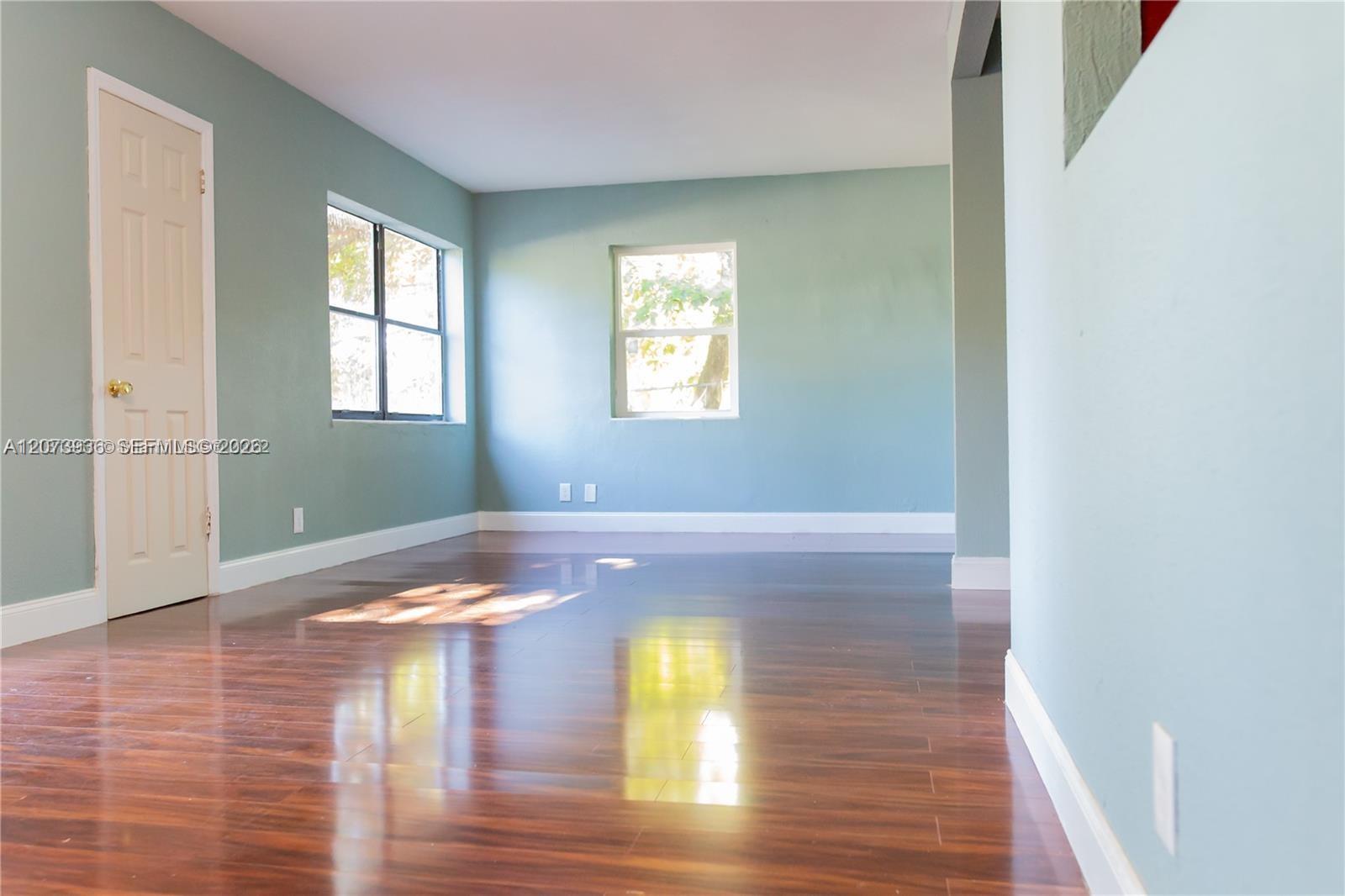 1704 NW 18th Street gallery image #6