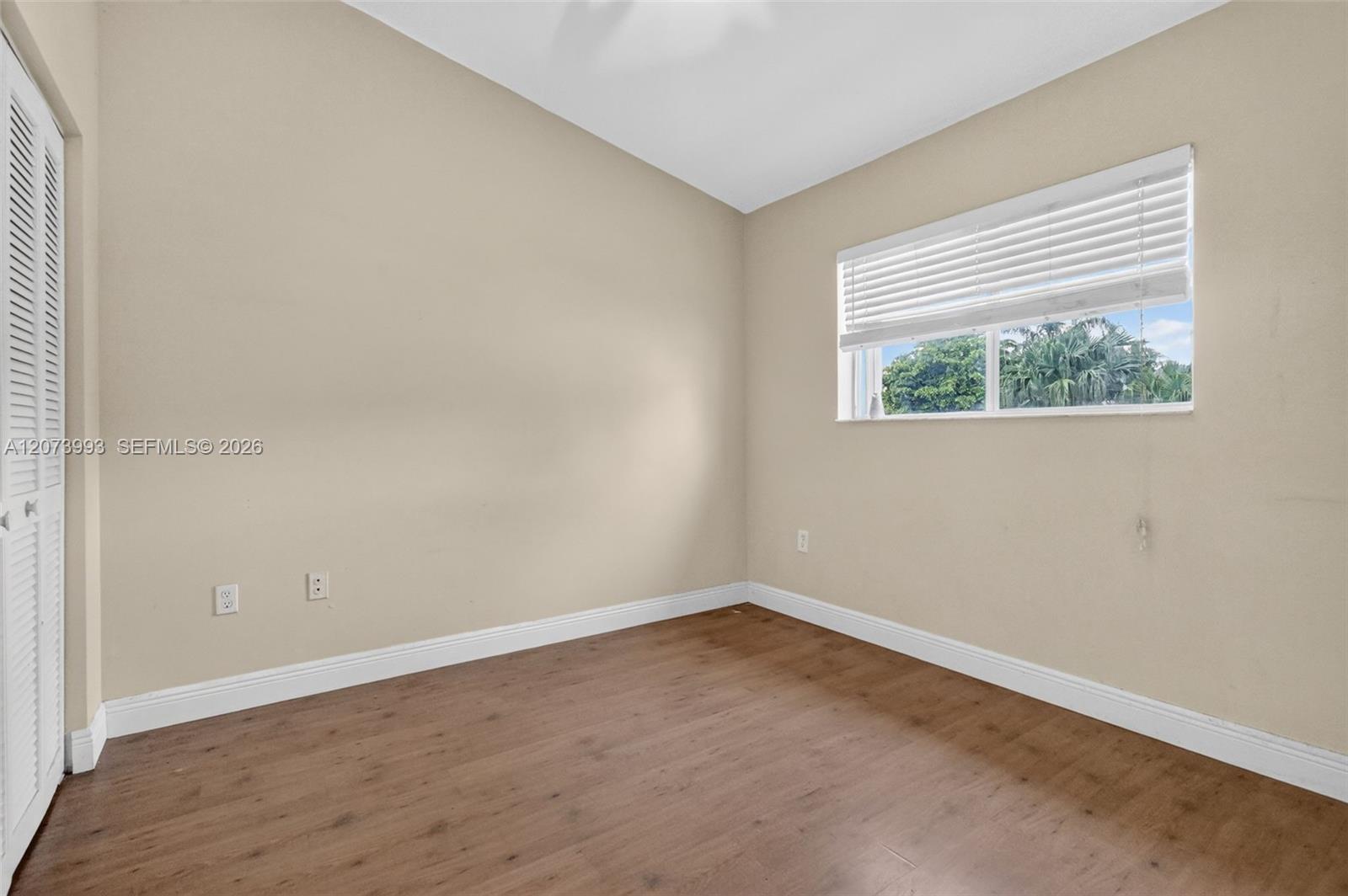 253 NE 211th Terrace