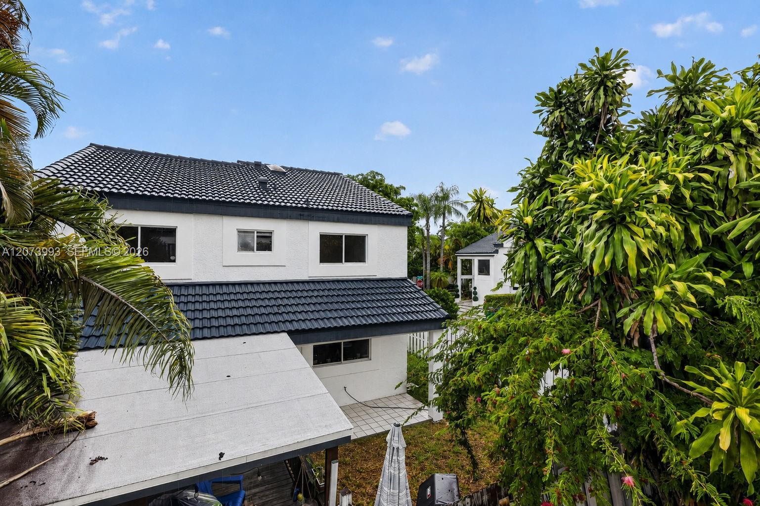 253 NE 211th Terrace
