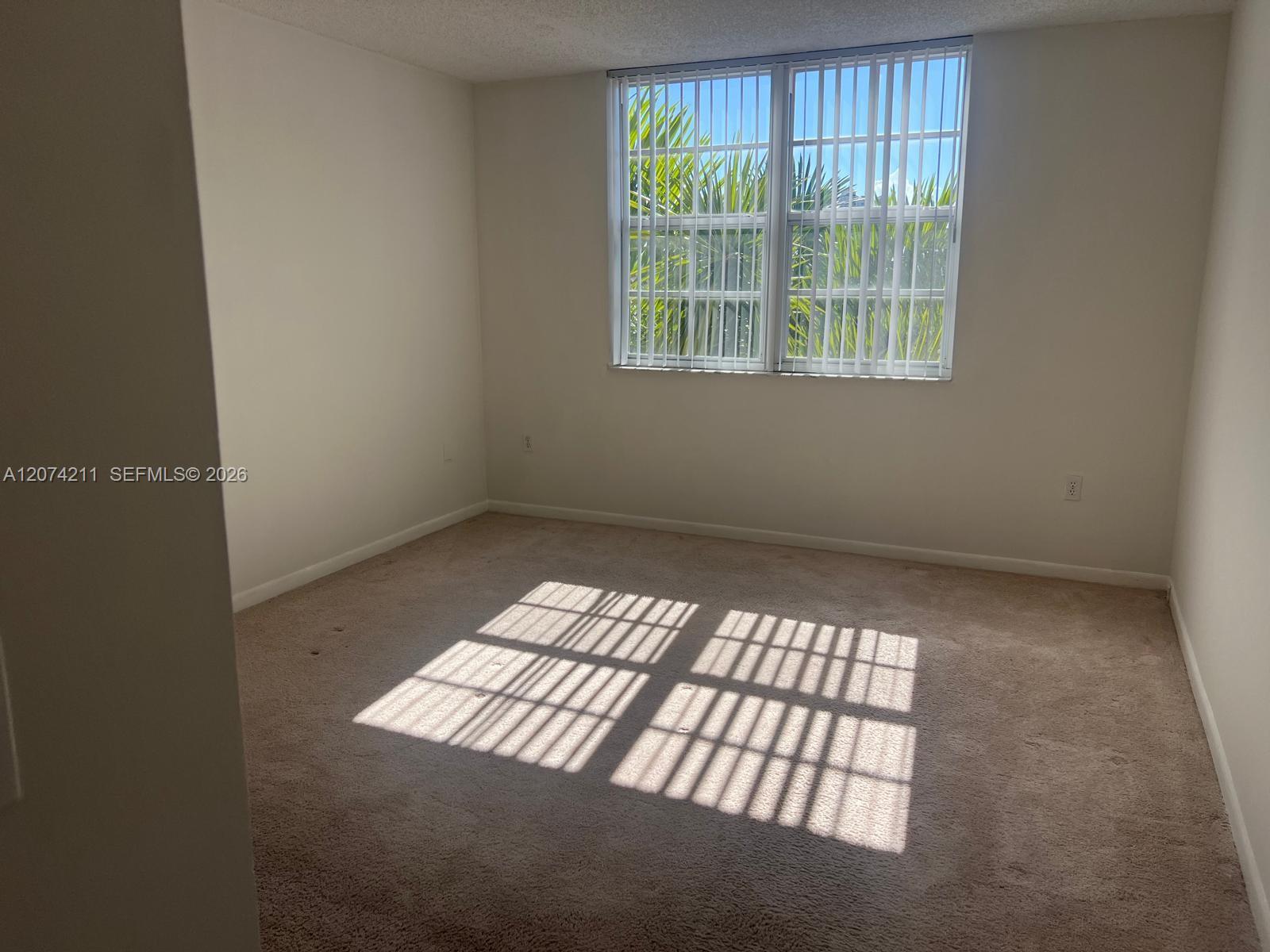 19601 E Country Club Drive