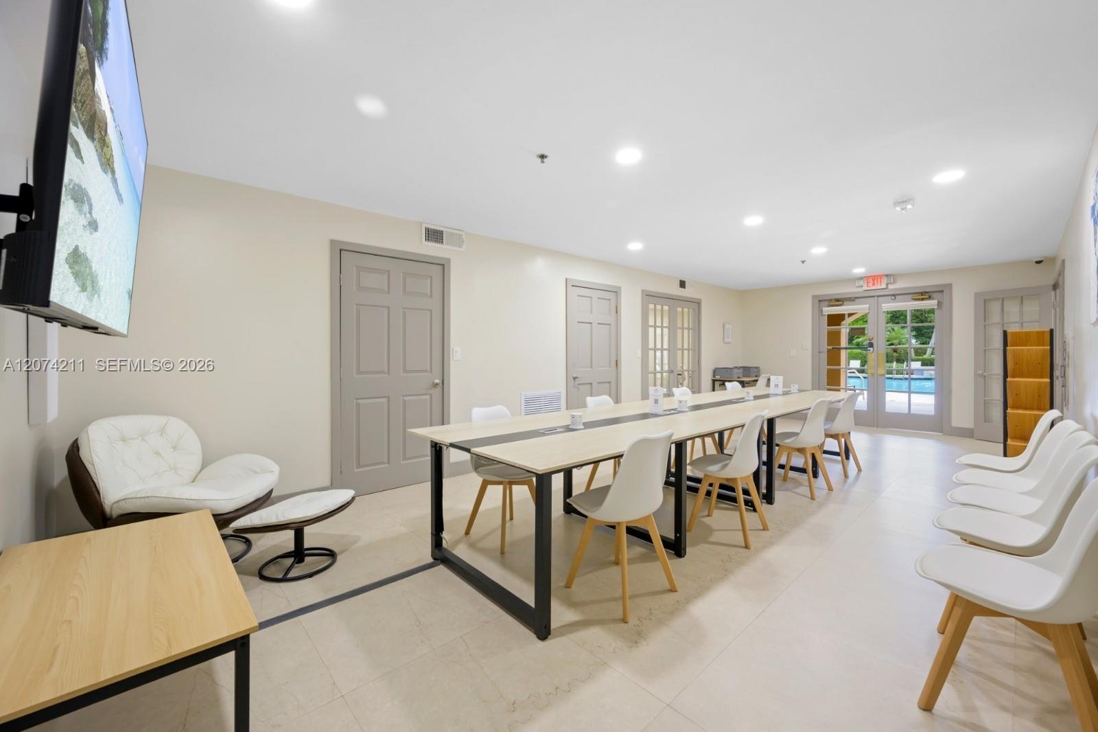 19601 E Country Club Drive