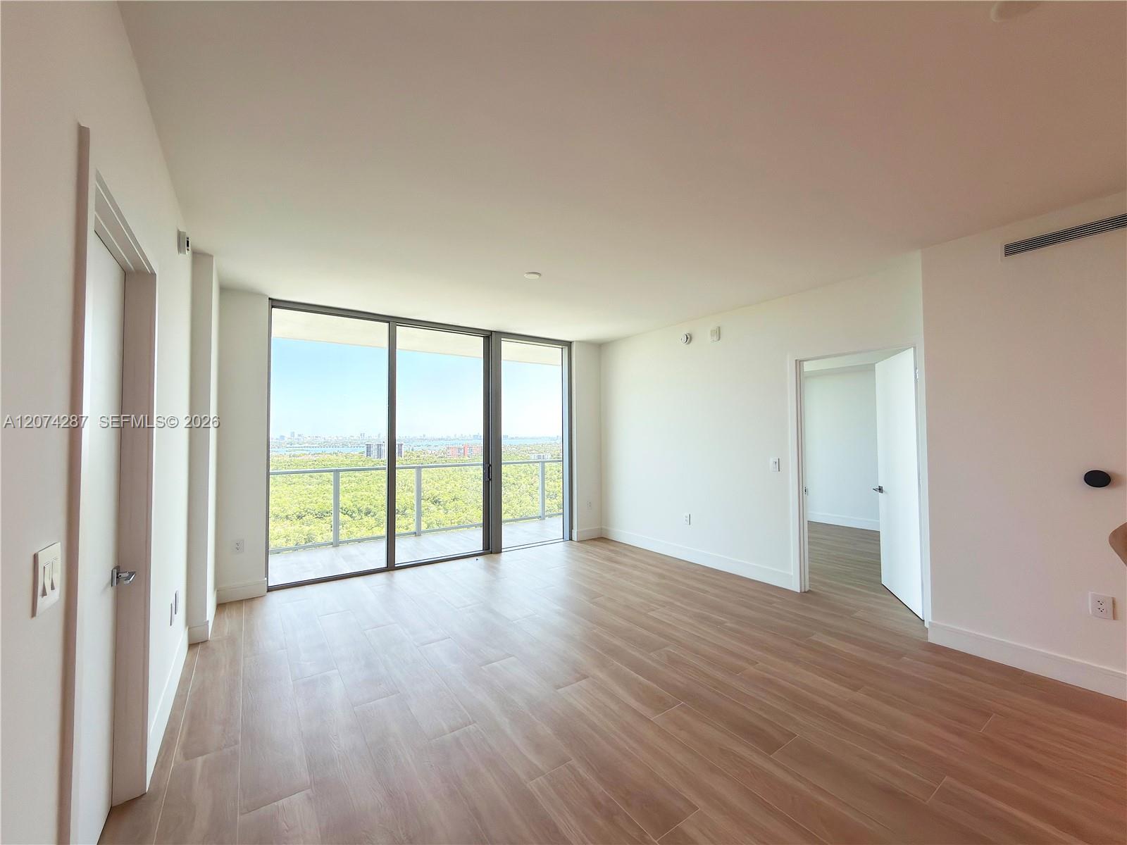 2411 Laguna Circle