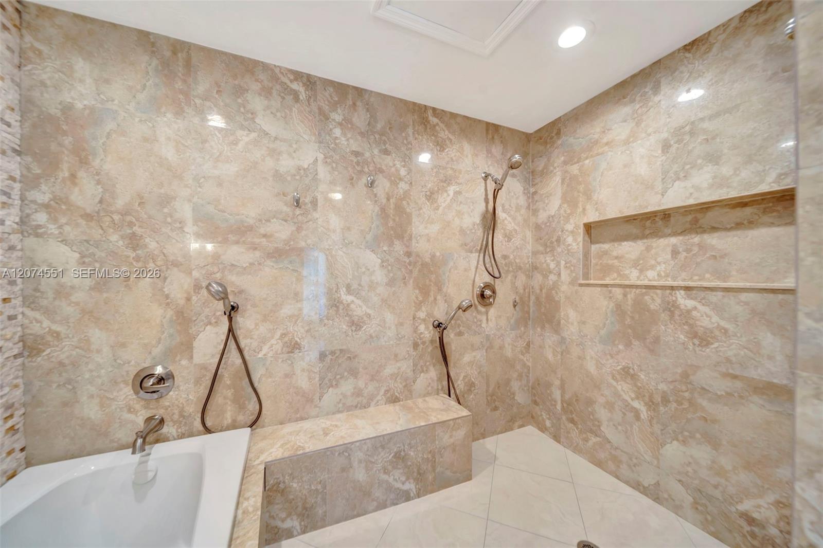 560 W Tropical Way