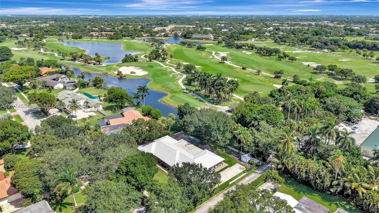560 W Tropical Way