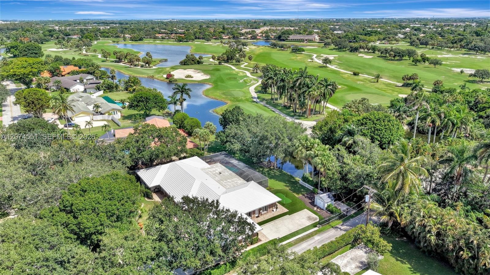560 W Tropical Way