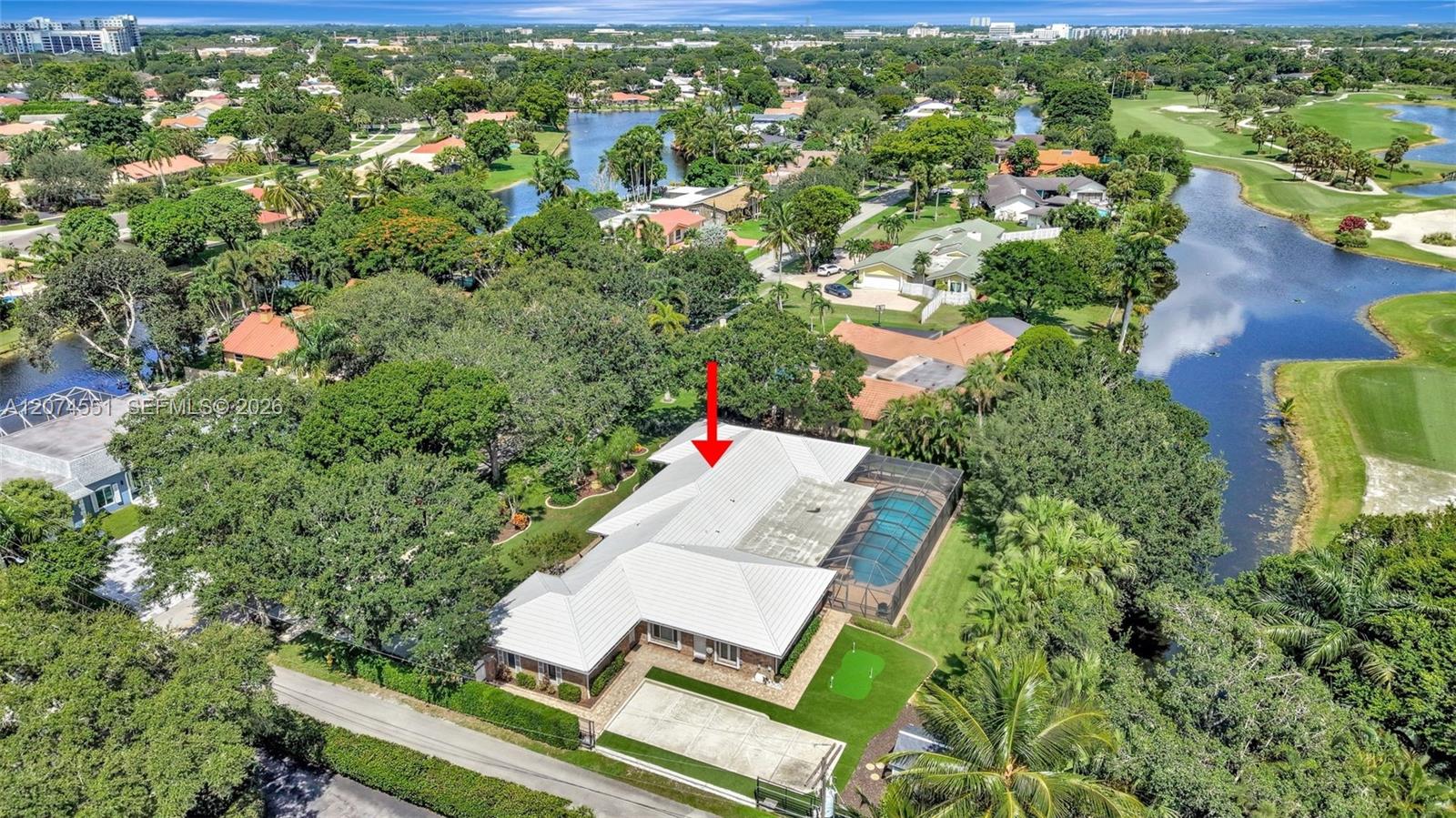 560 W Tropical Way