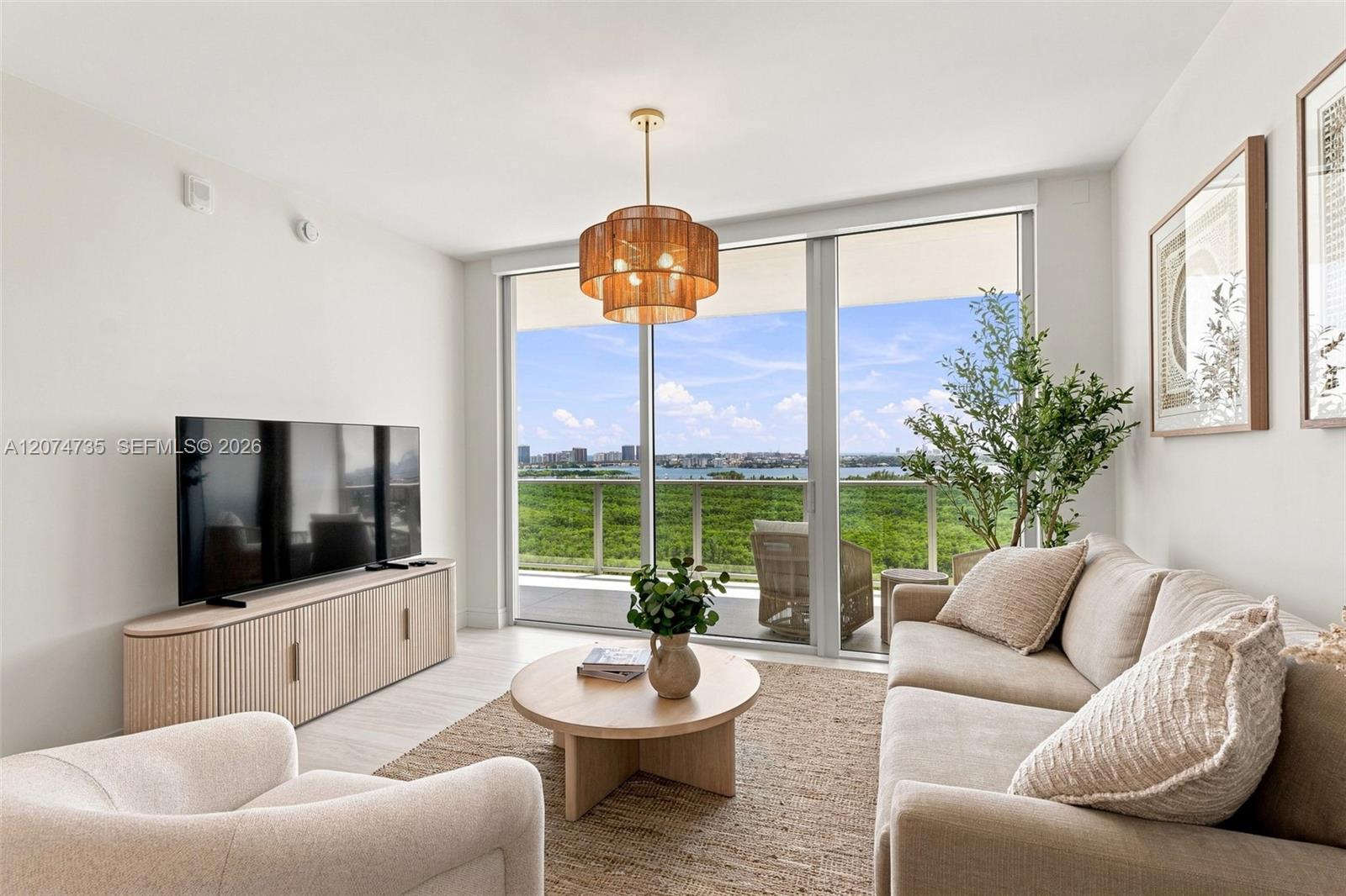 2411 Laguna Circle