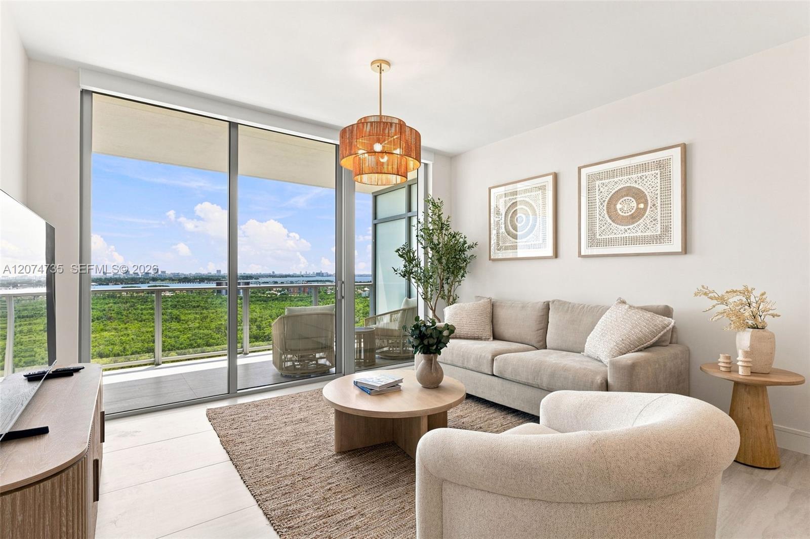 2411 Laguna Circle