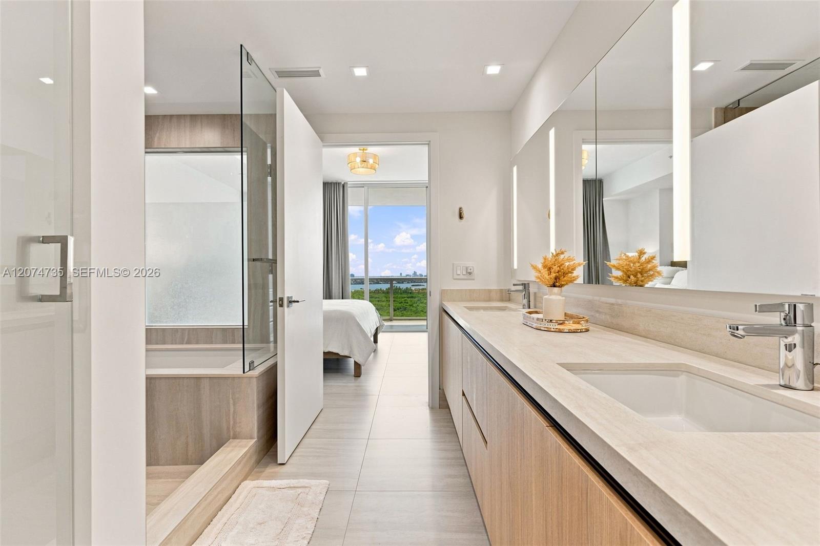 2411 Laguna Circle