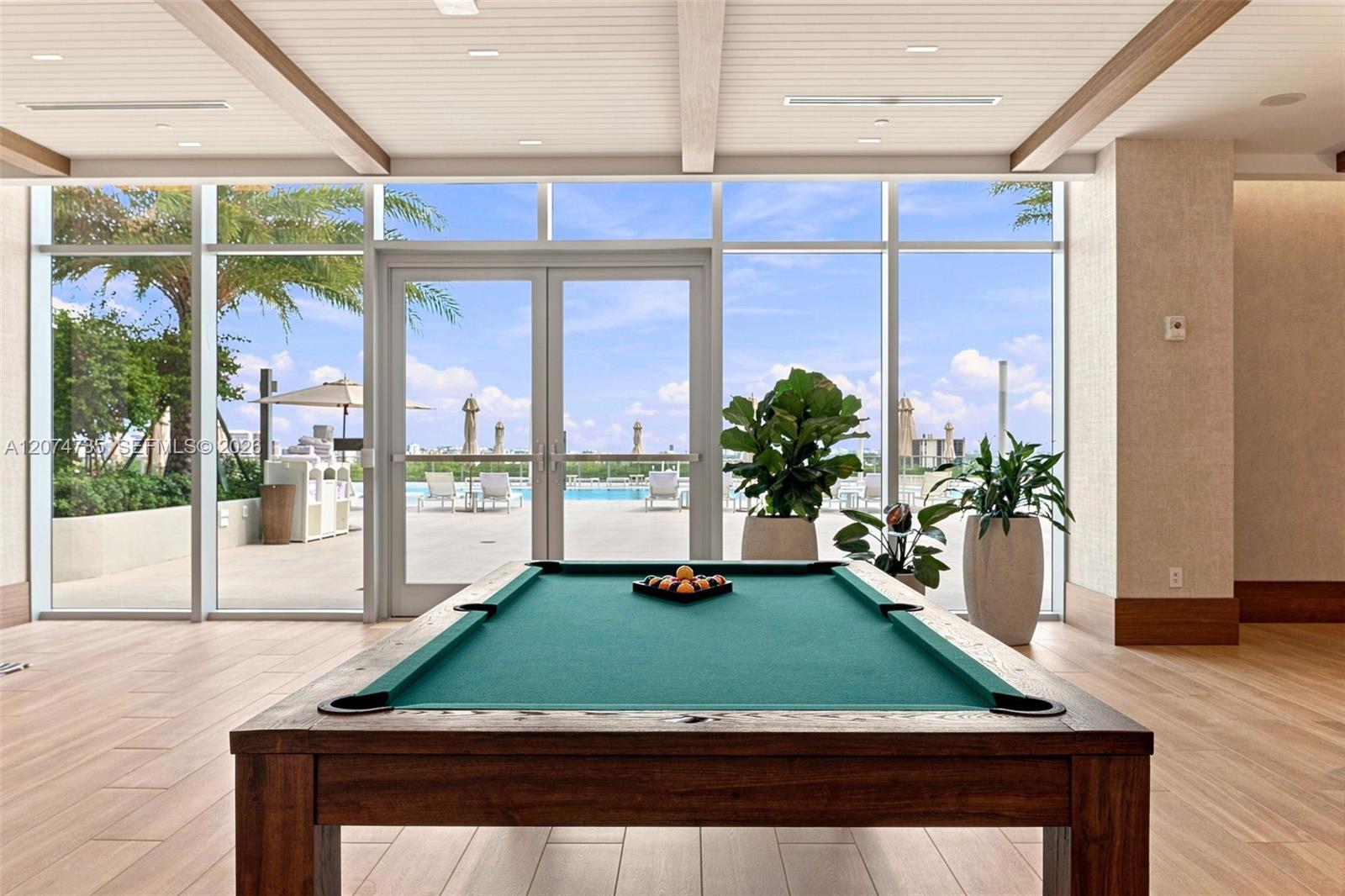 2411 Laguna Circle