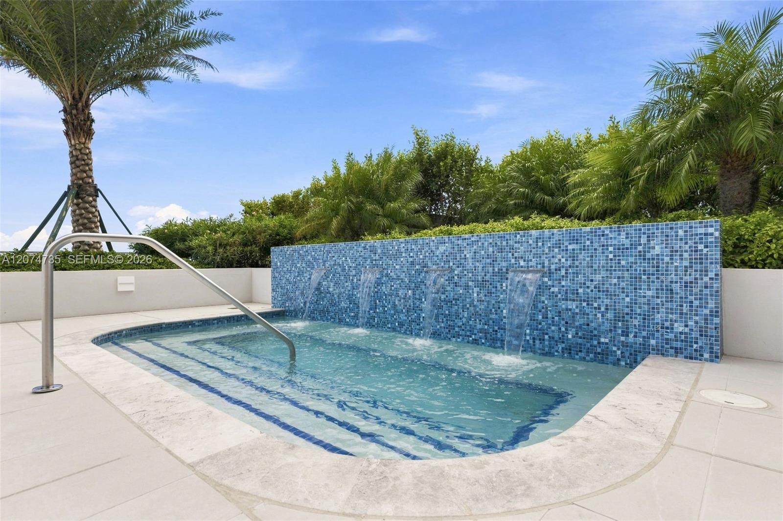 2411 Laguna Circle