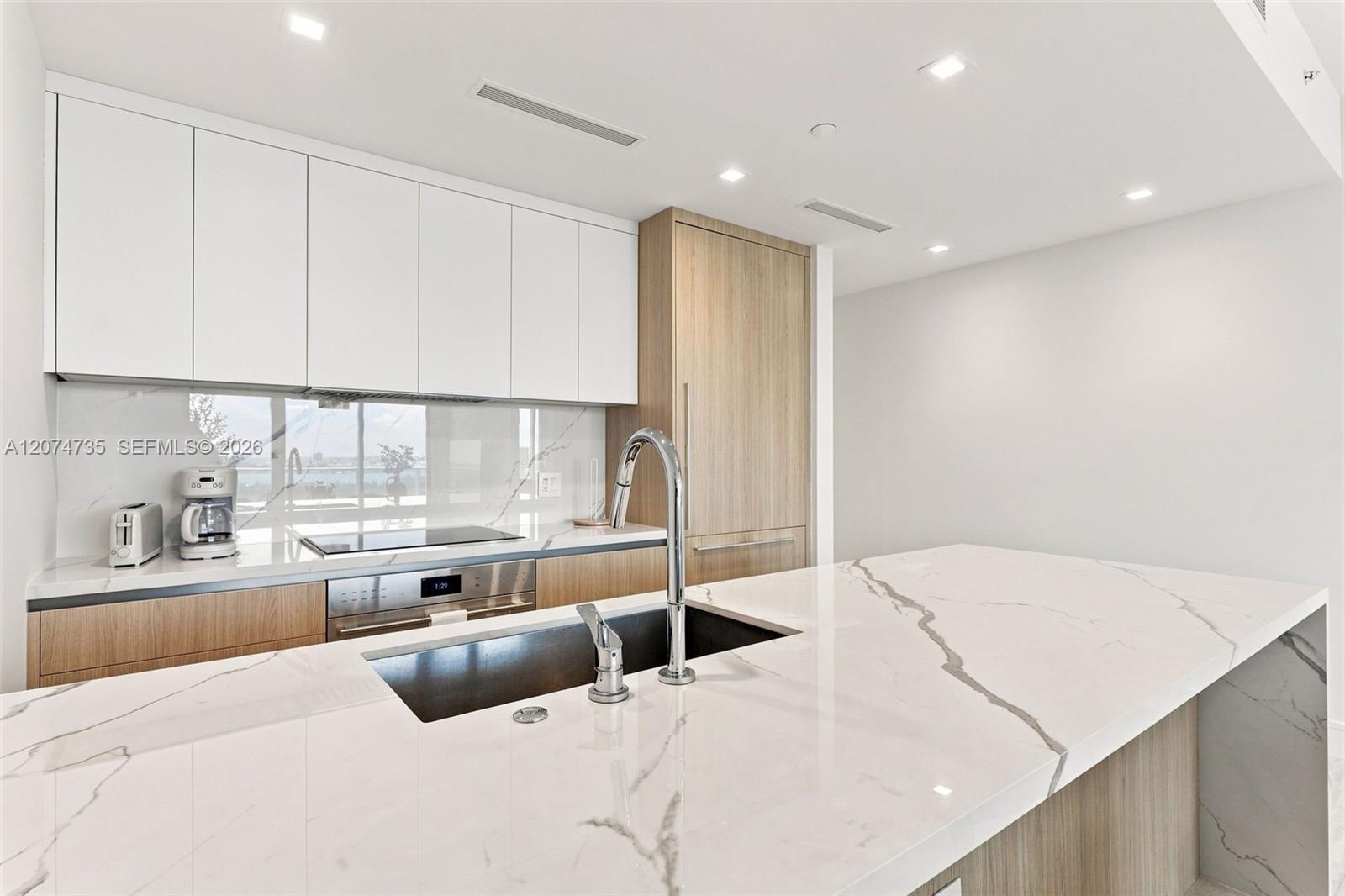 2411 Laguna Circle