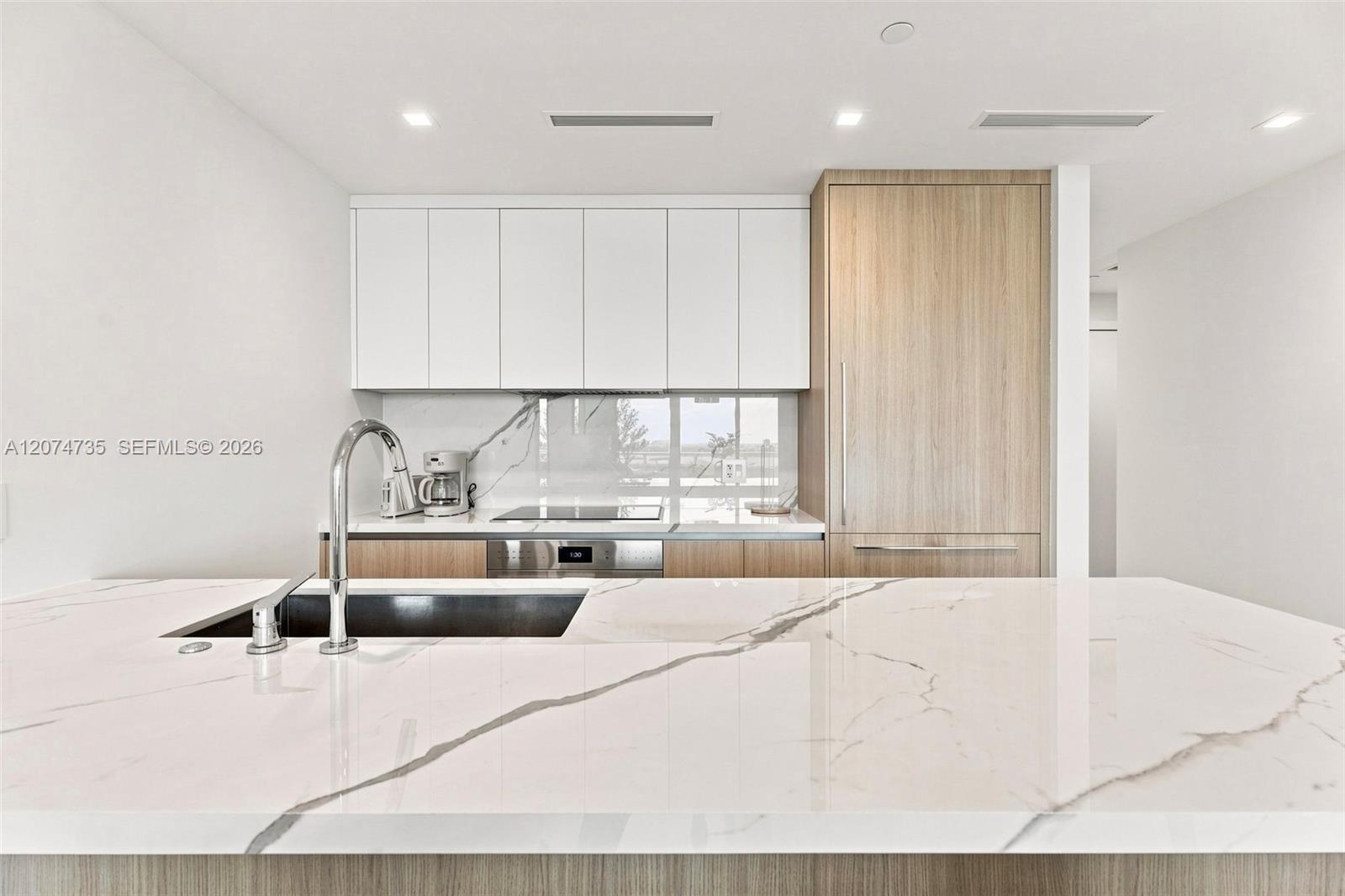 2411 Laguna Circle