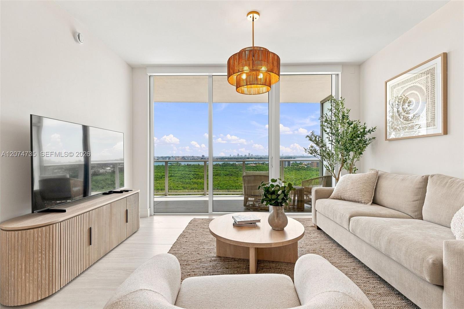 2411 Laguna Circle