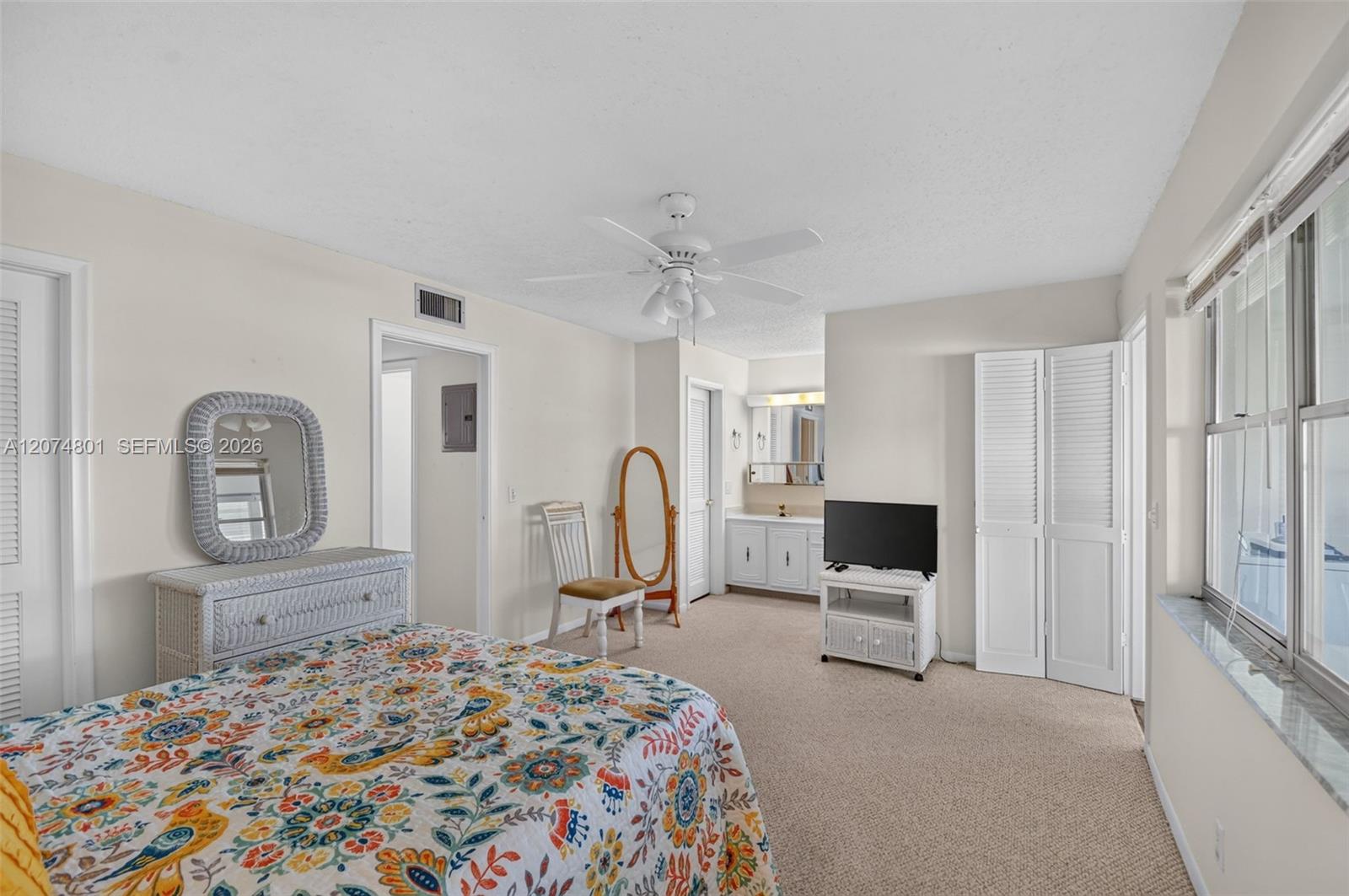 867 North Drive