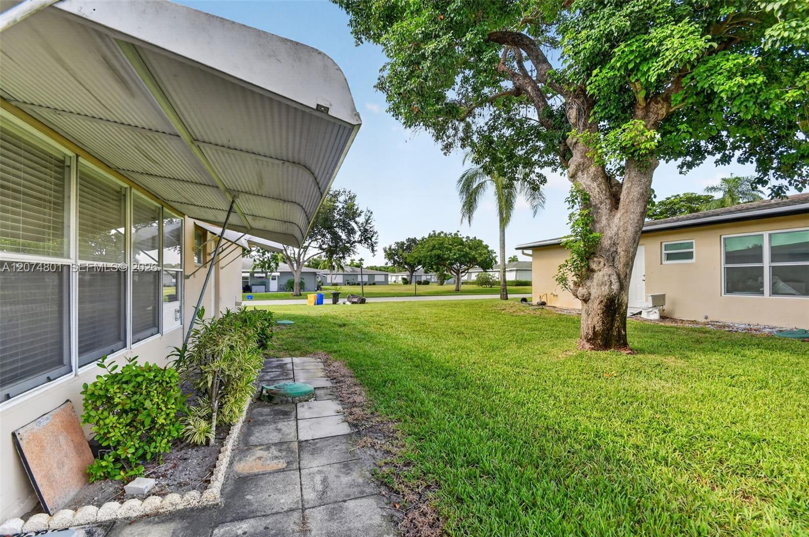 867 North Drive