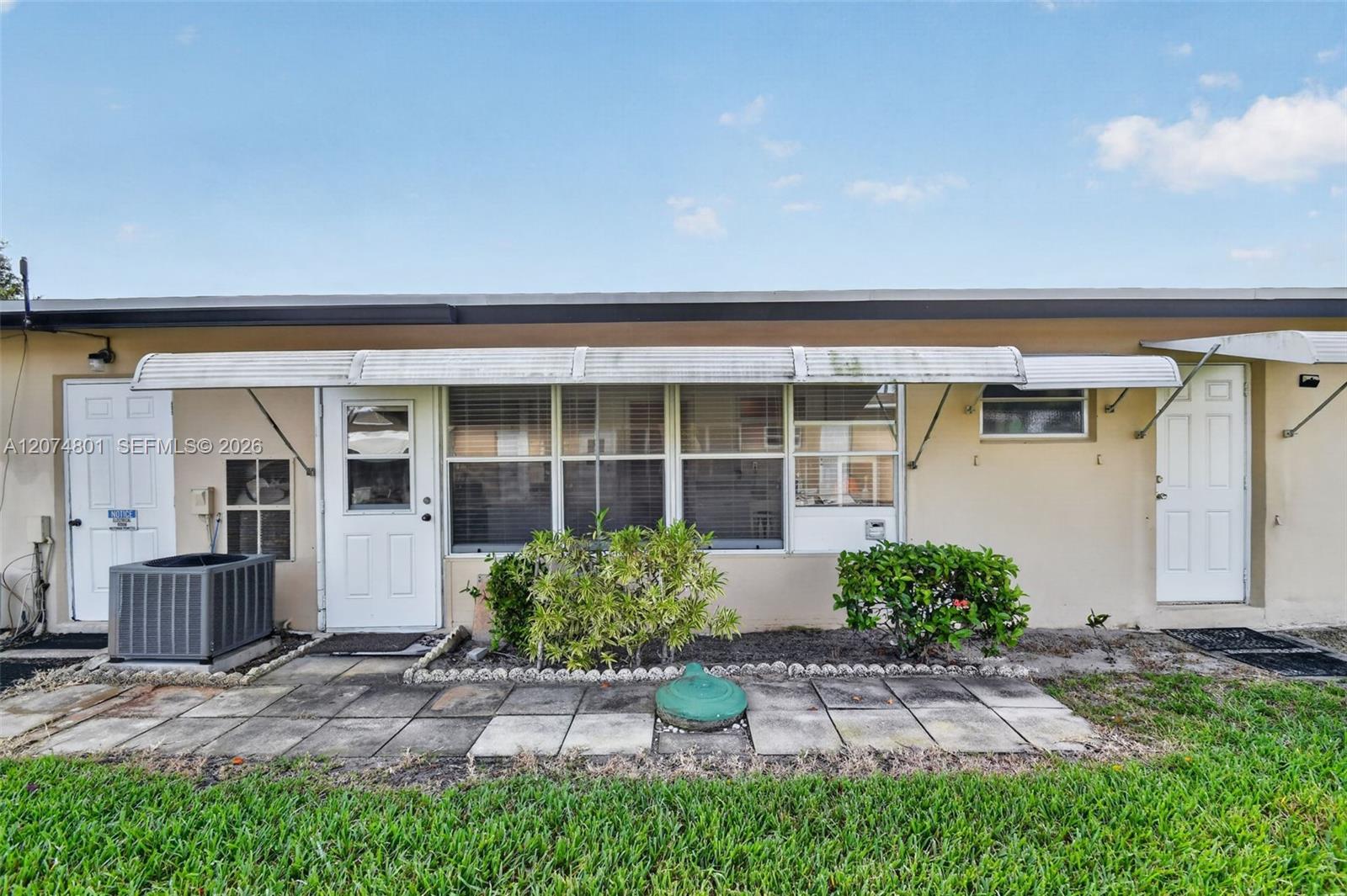 867 North Drive