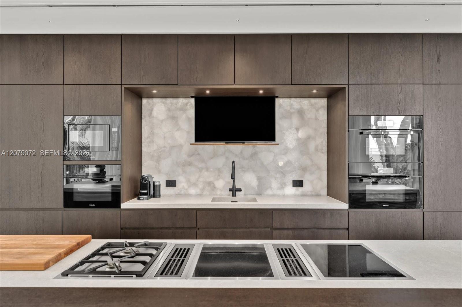 375 N Hibiscus Drive