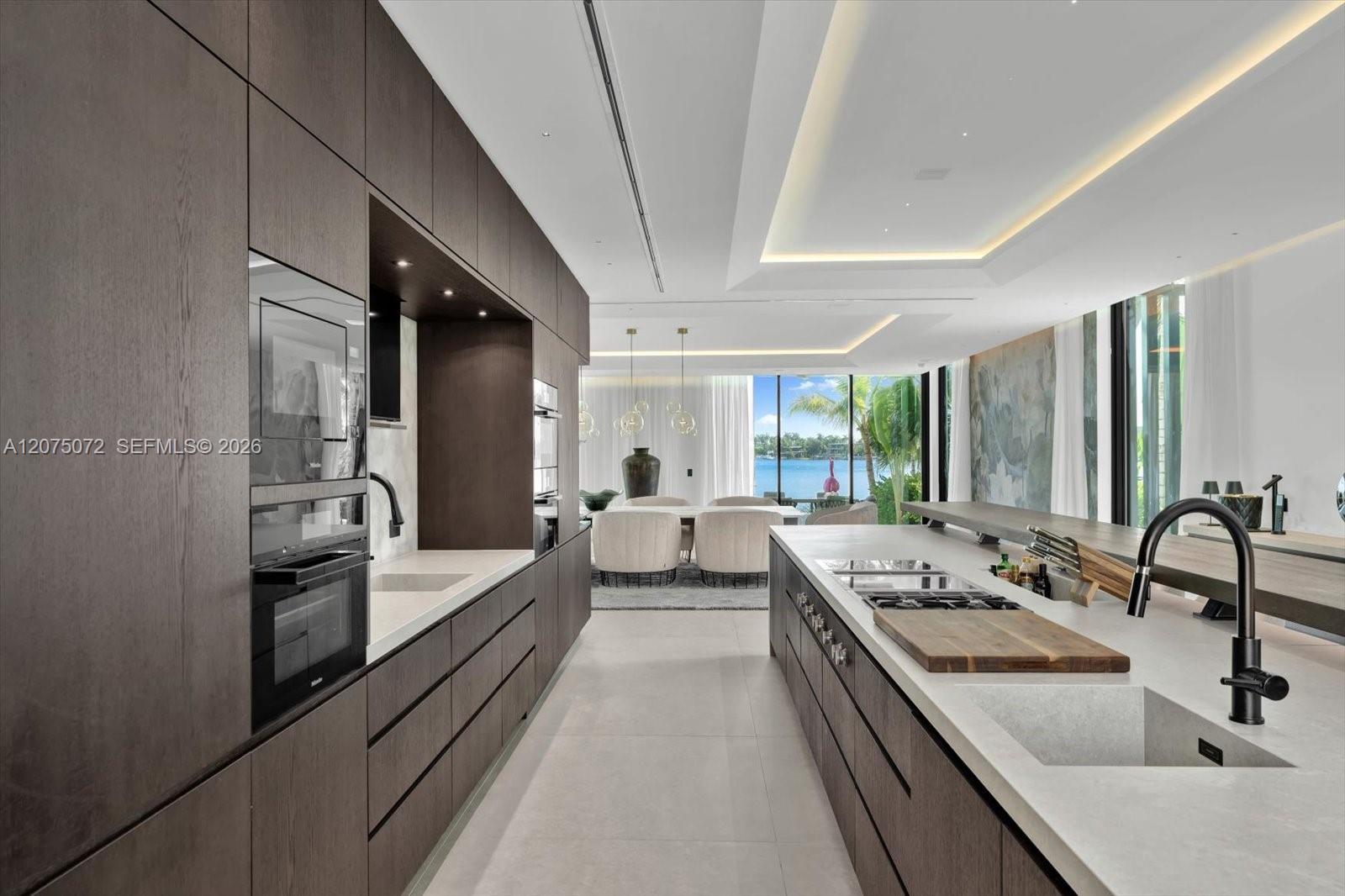 375 N Hibiscus Drive