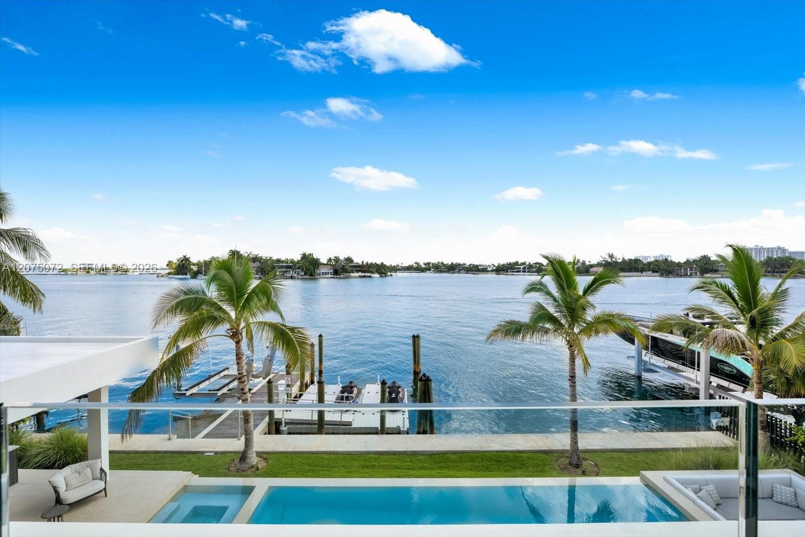 375 N Hibiscus Drive