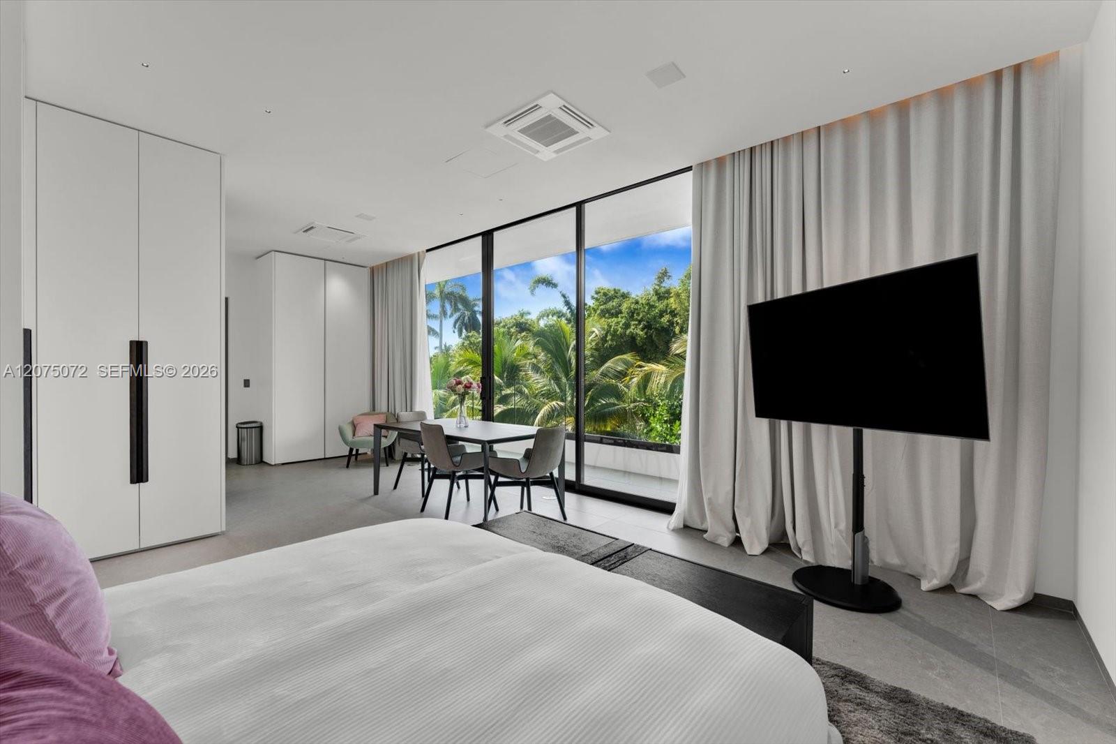 375 N Hibiscus Drive