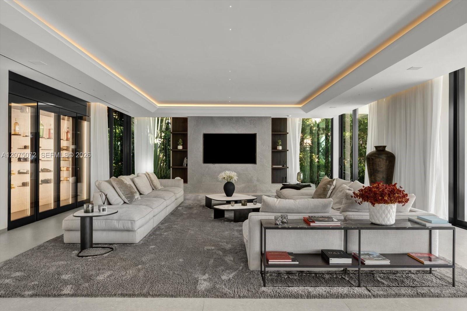 375 N Hibiscus Drive