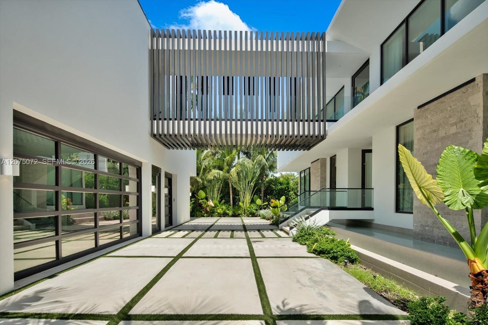 375 N Hibiscus Drive