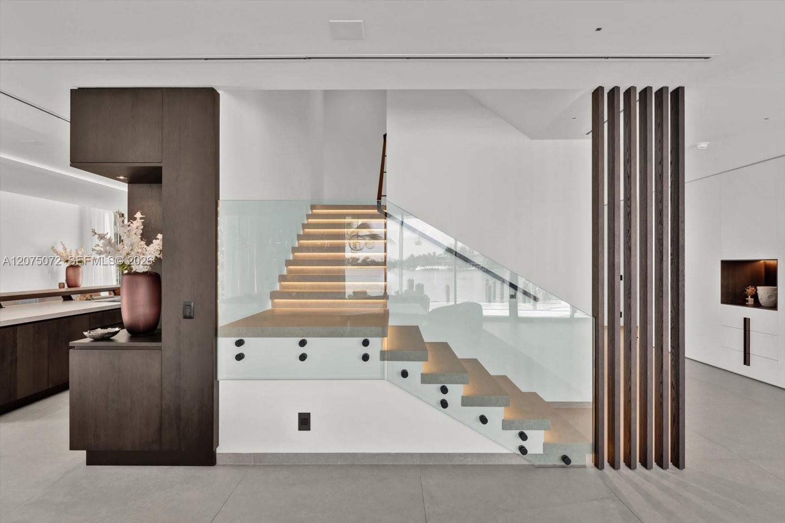 375 N Hibiscus Drive