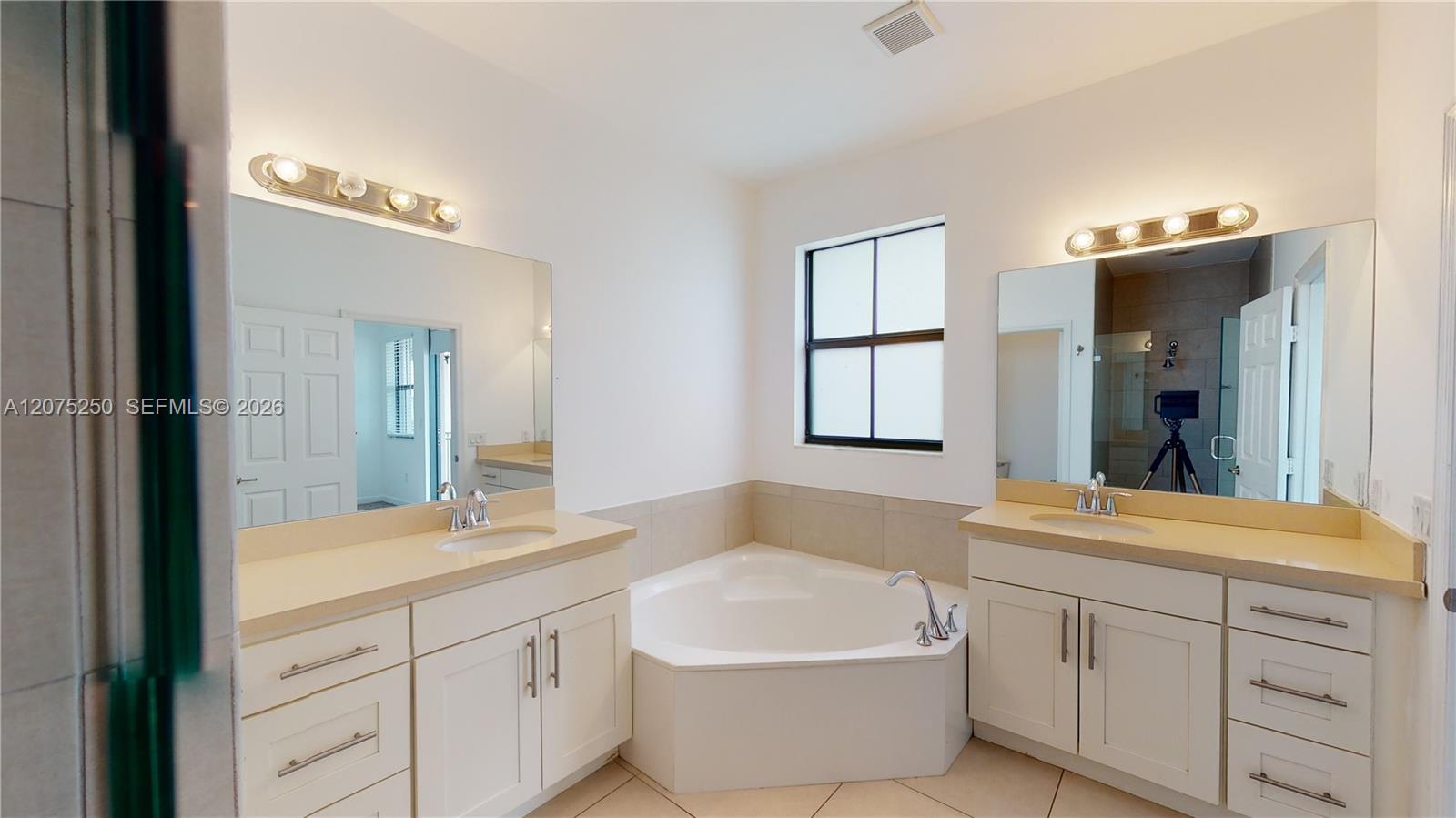 10428 NW 61st Street