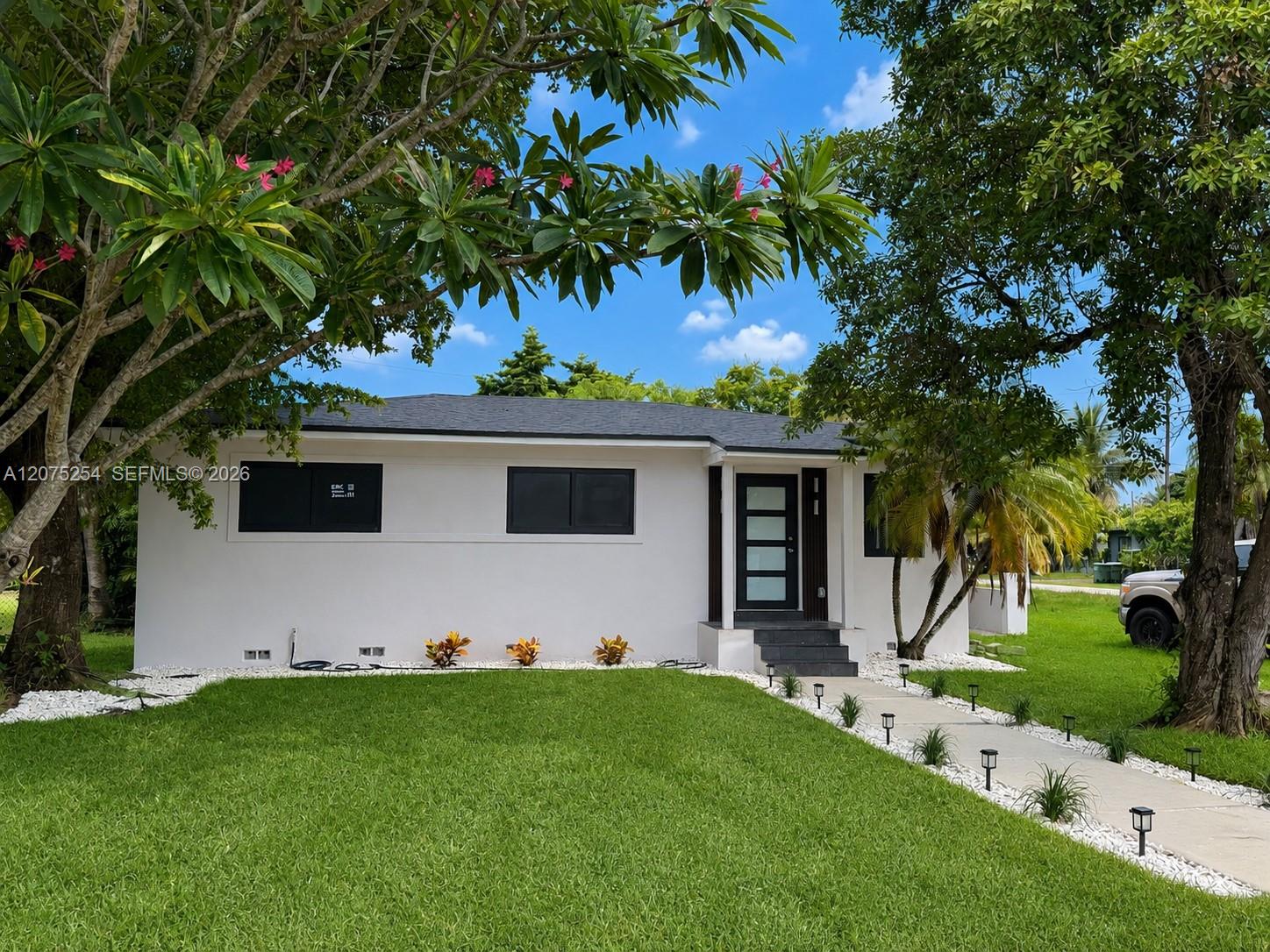 544 NW 12th Street