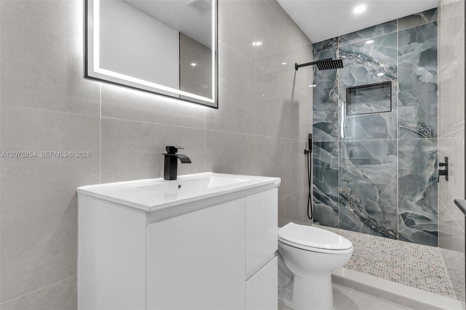 544 NW 12th Street
