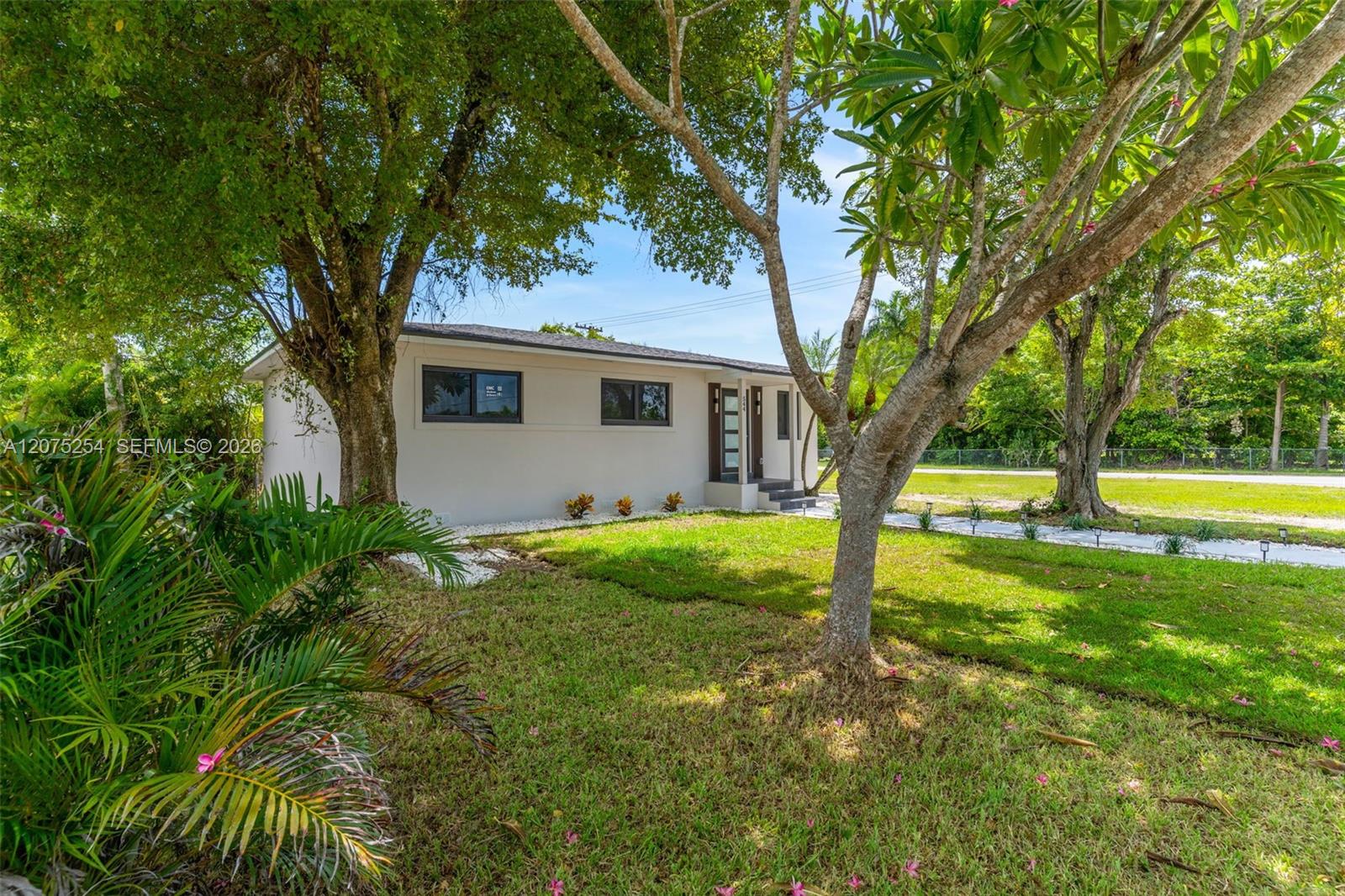 544 NW 12th Street