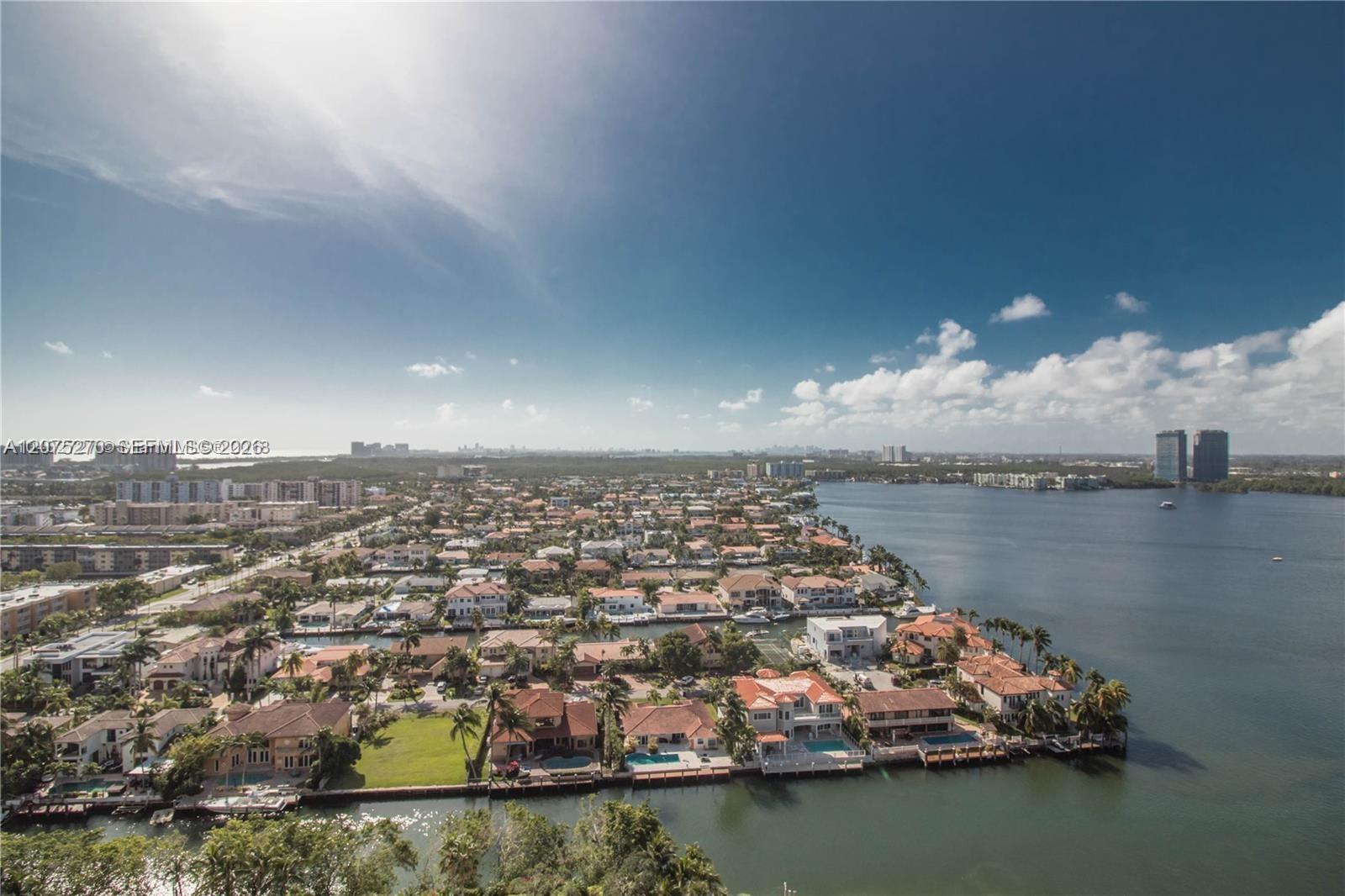 1000 W Island Boulevard