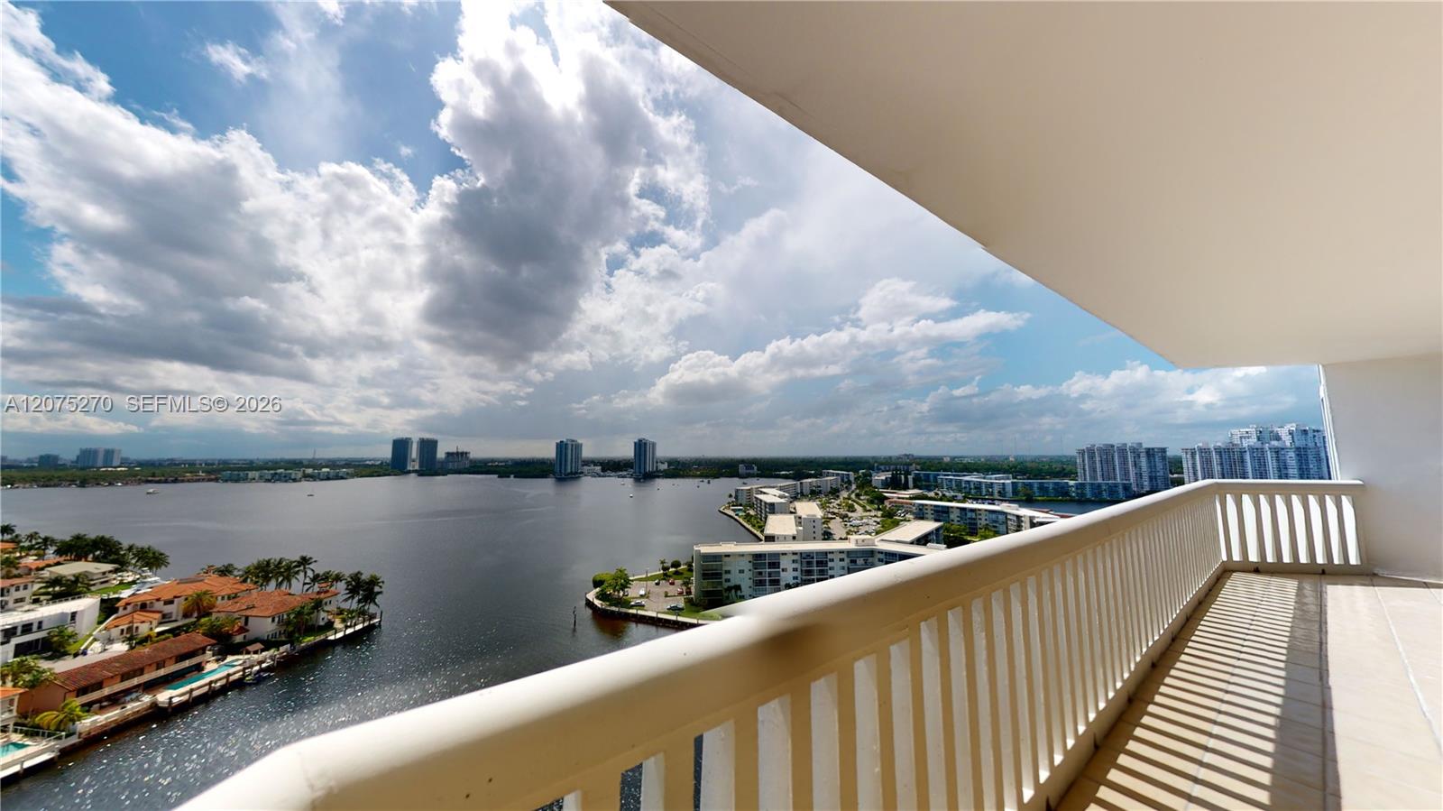 1000 W Island Boulevard