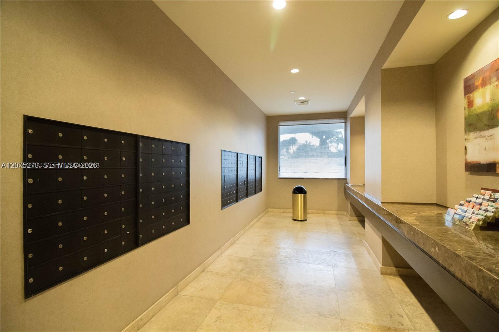 1000 W Island Boulevard