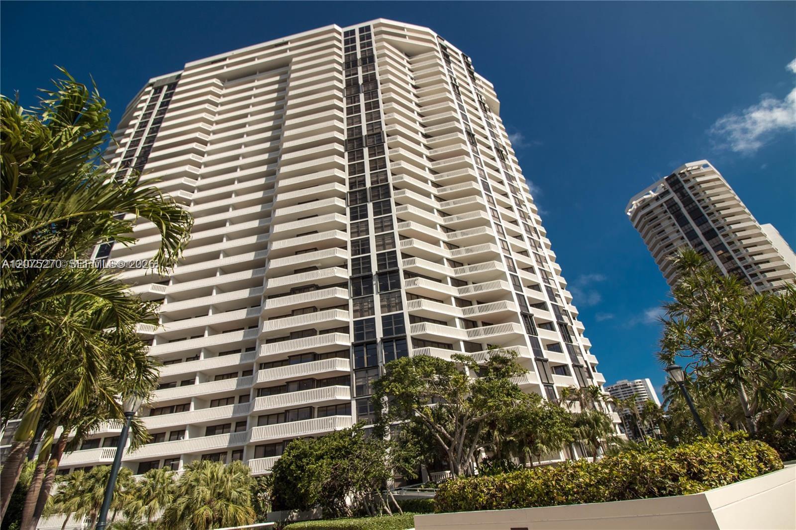 1000 W Island Boulevard