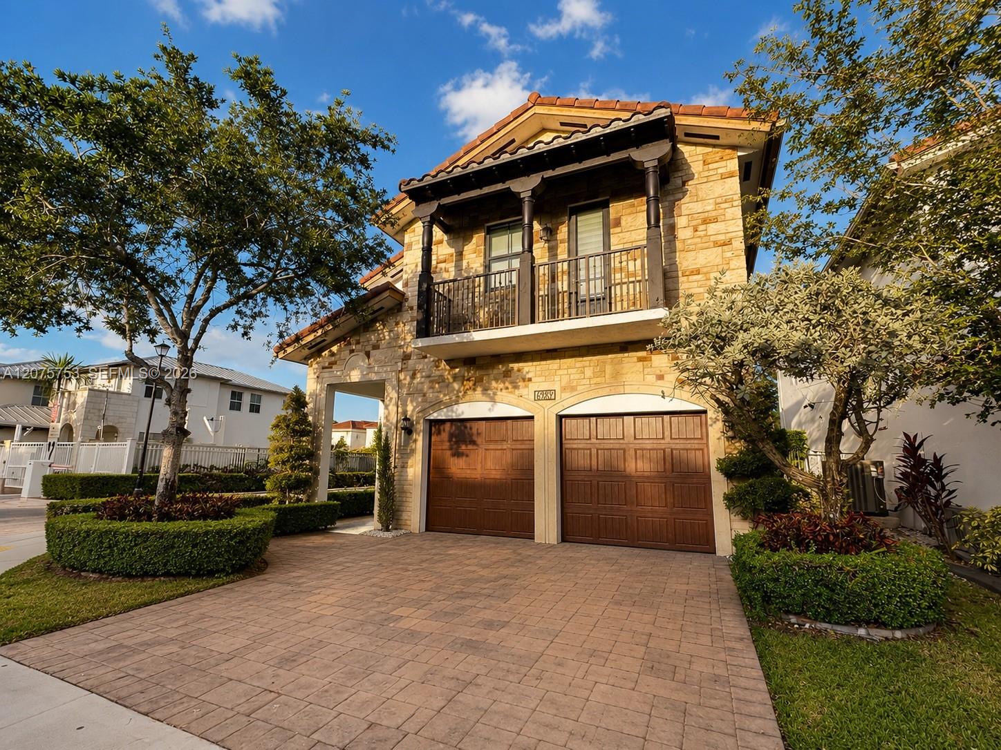 6989 NW 104th Court