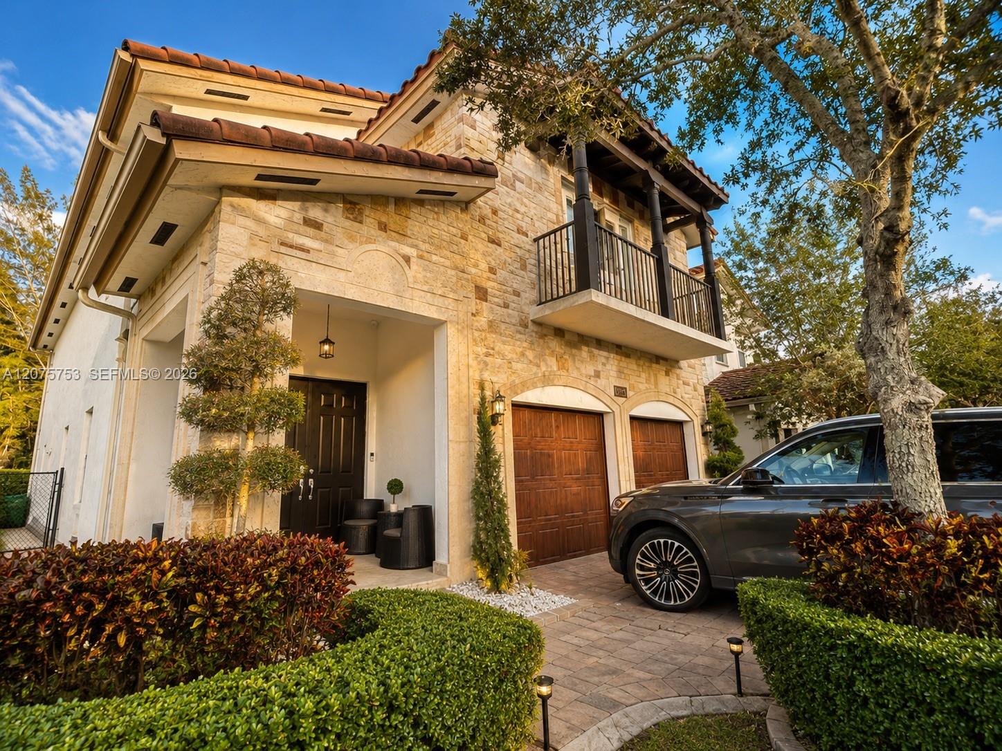 6989 NW 104th Court