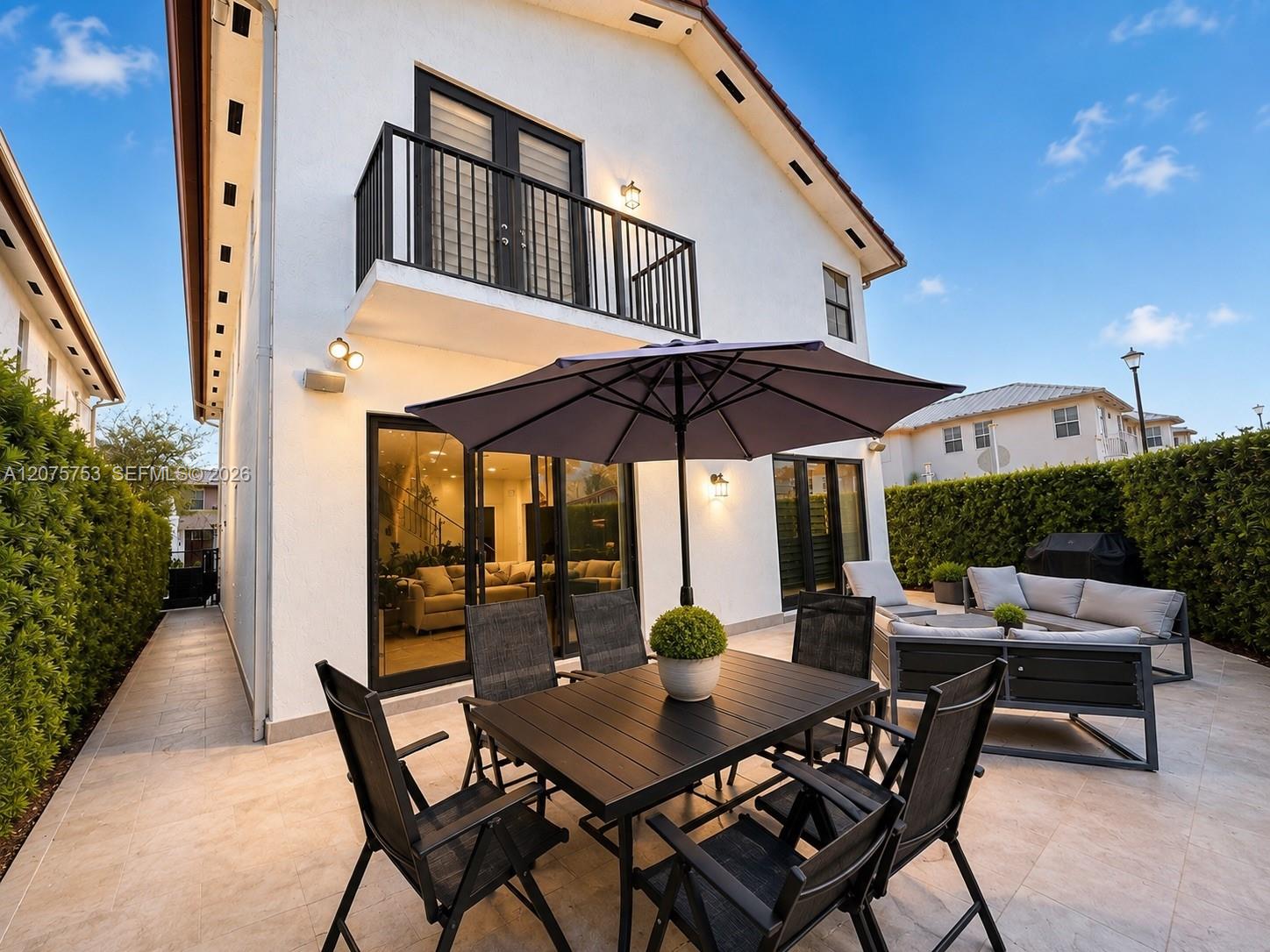 6989 NW 104th Court