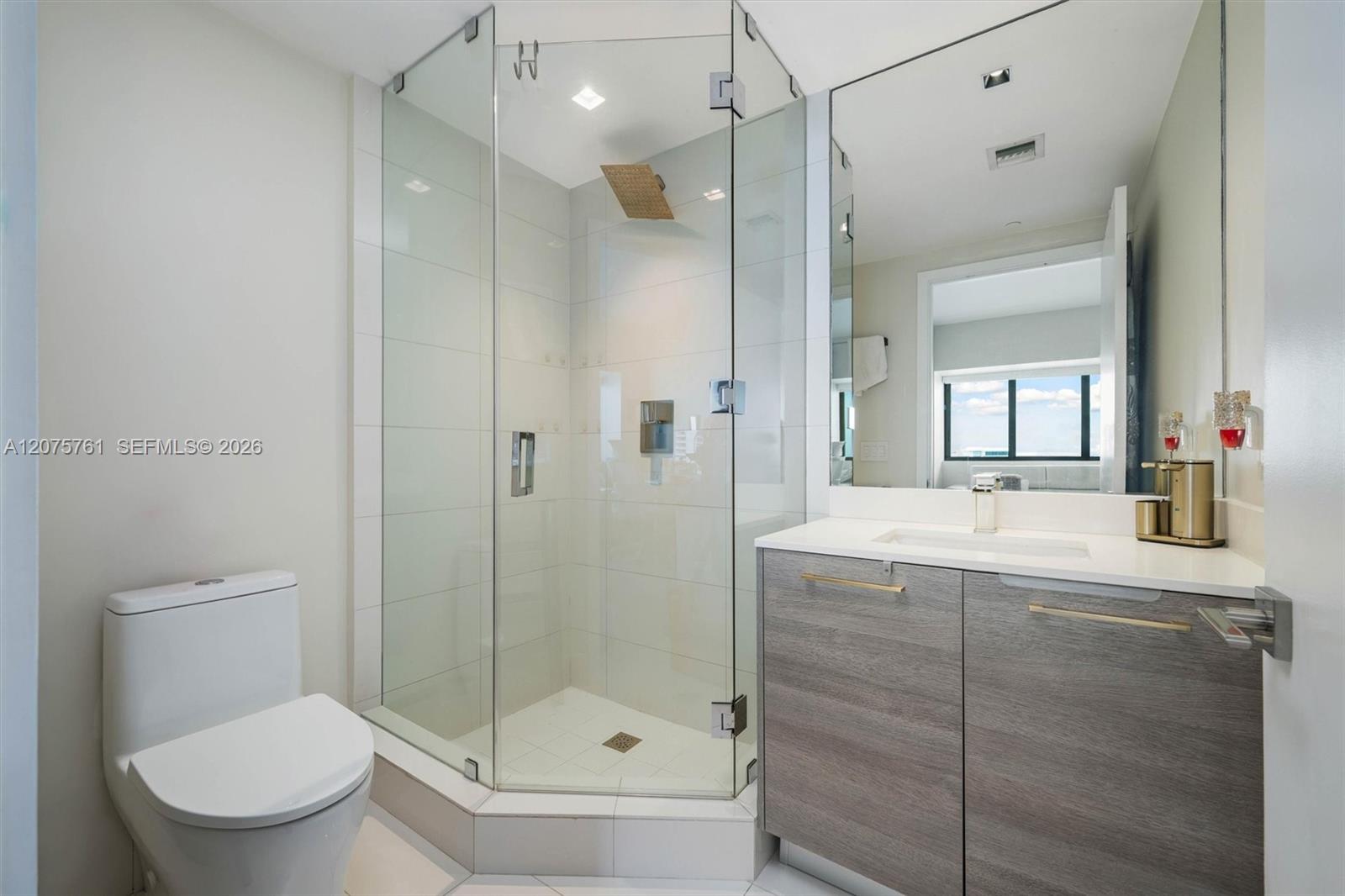 650 NE 32nd Street