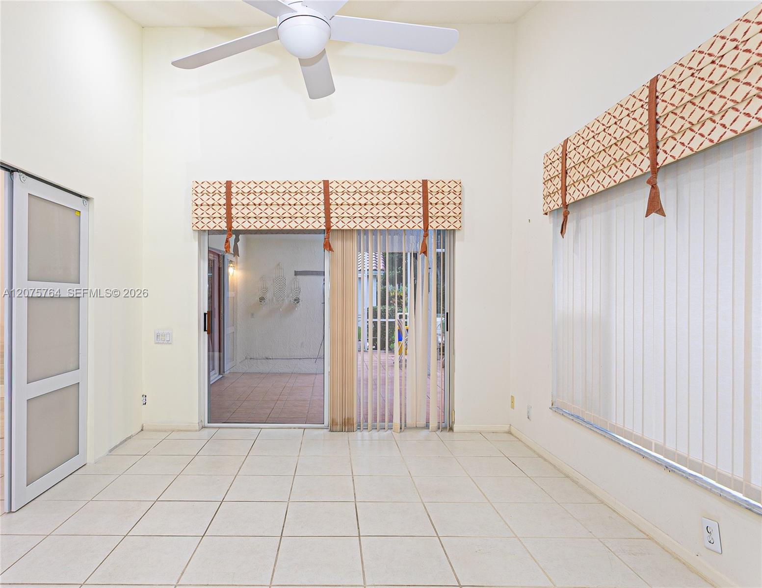 7367 Sterling Falls Lane gallery image #10