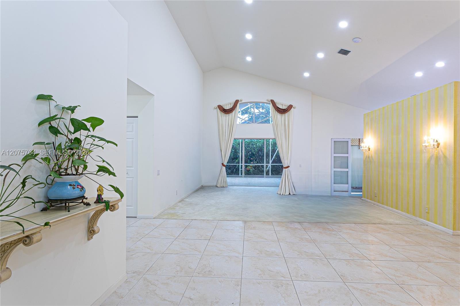 7367 Sterling Falls Lane gallery image #5