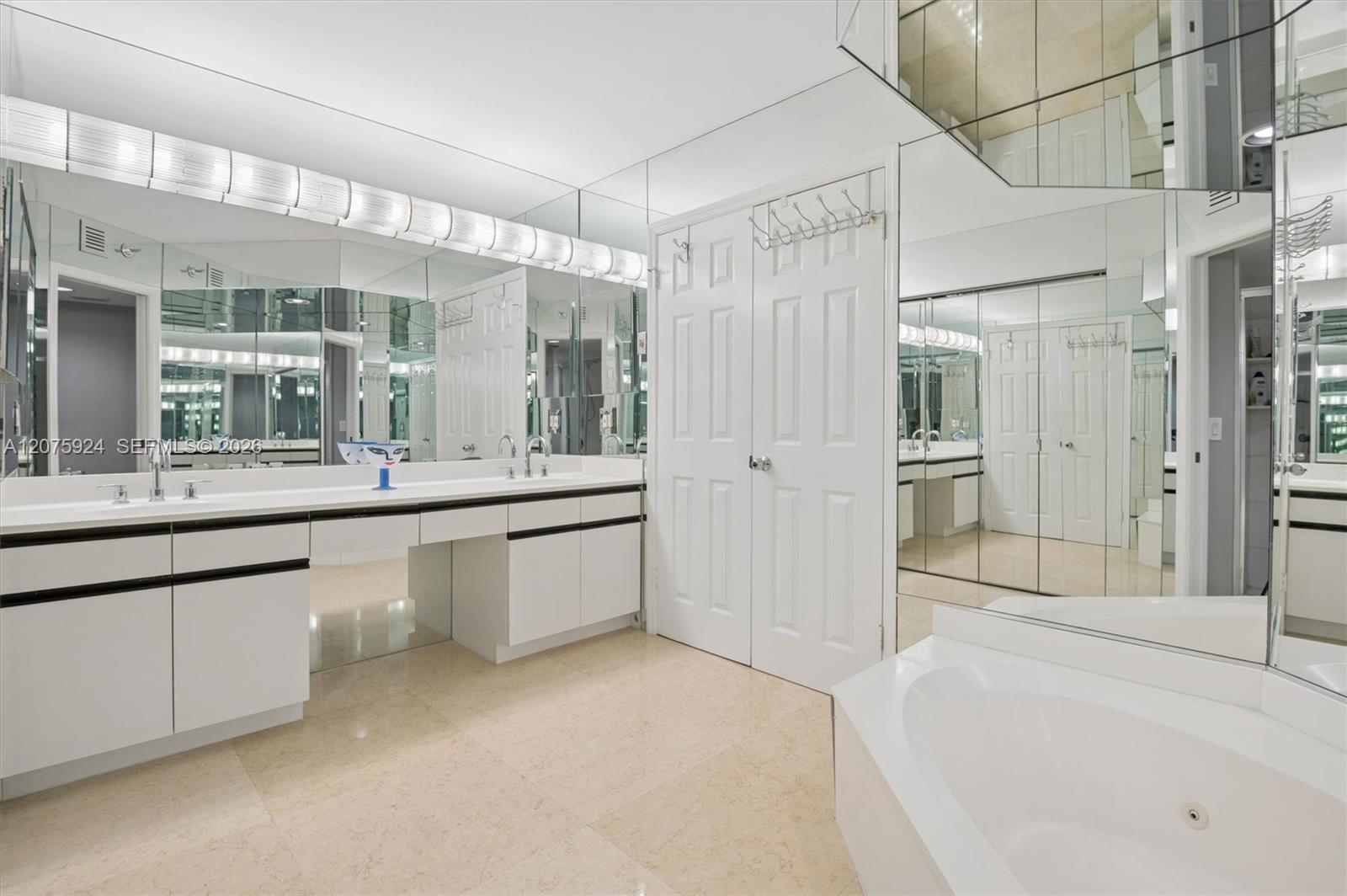 3500 Mystic Pointe Drive