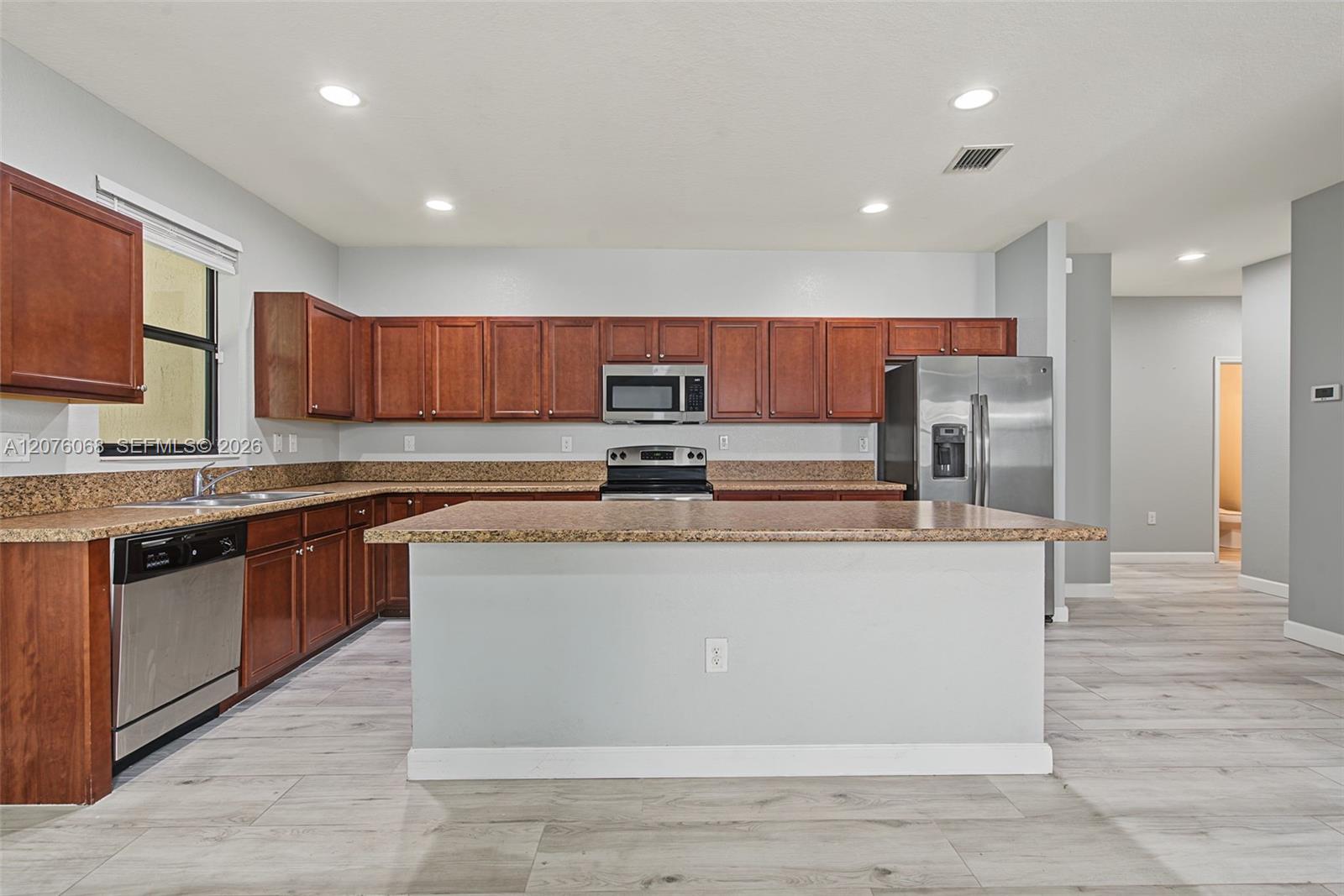633 SE 35th Terrace