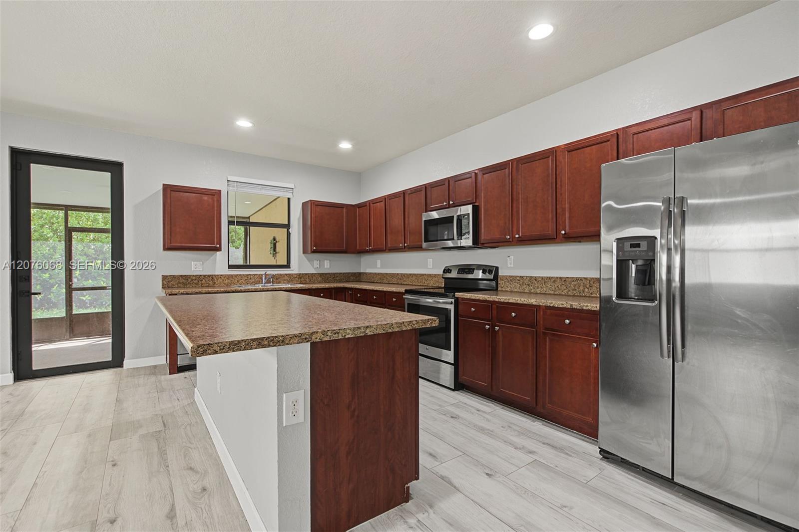 633 SE 35th Terrace